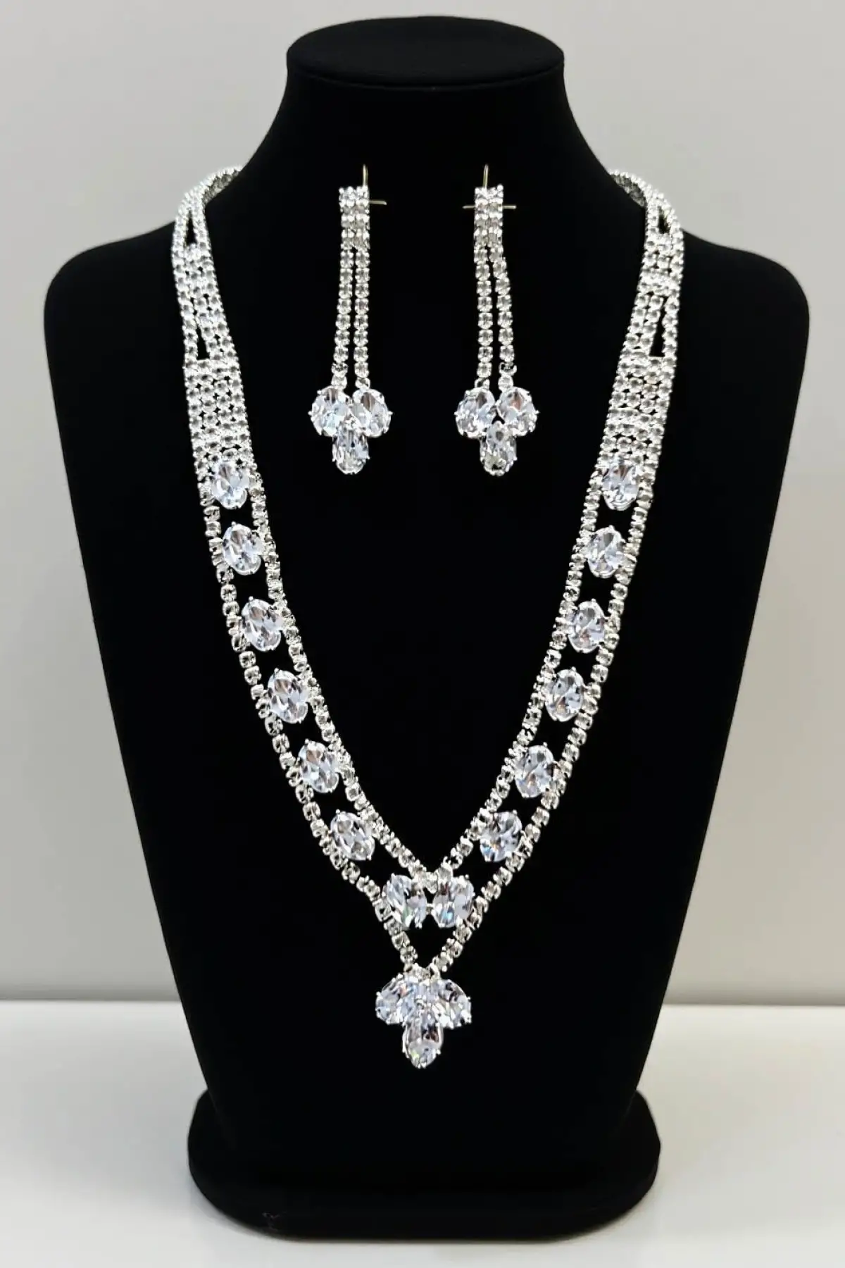 Gümüş Renk Taş Detaylı Abiye Set