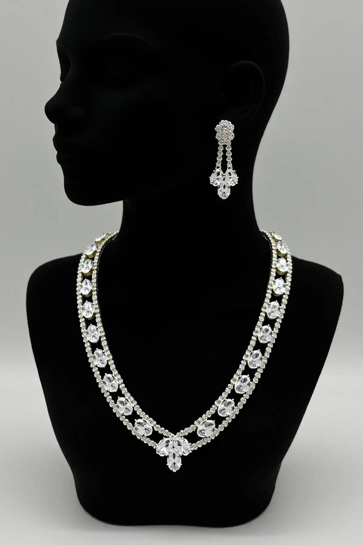 Gümüş Renk Taş Detaylı  Abiye Set