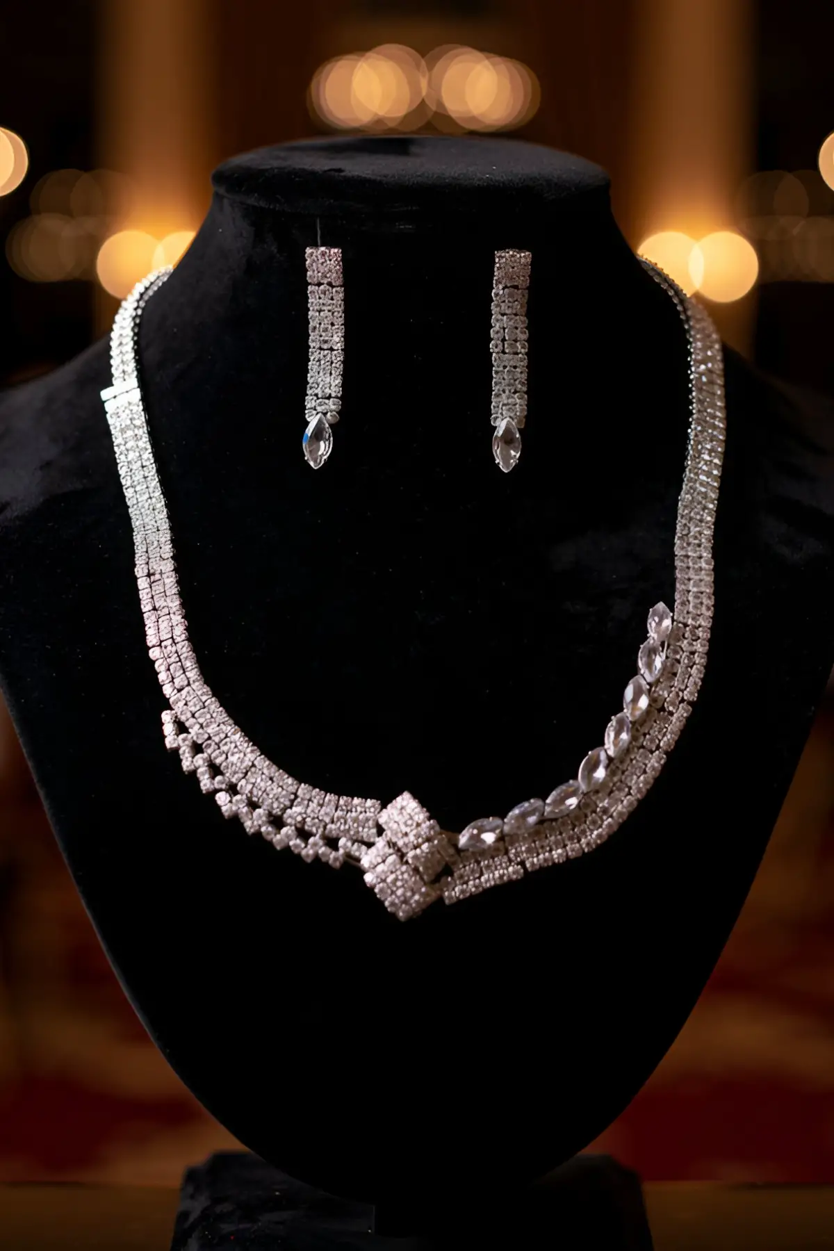 Gümüş Renk Taş Detaylı Abiye Set