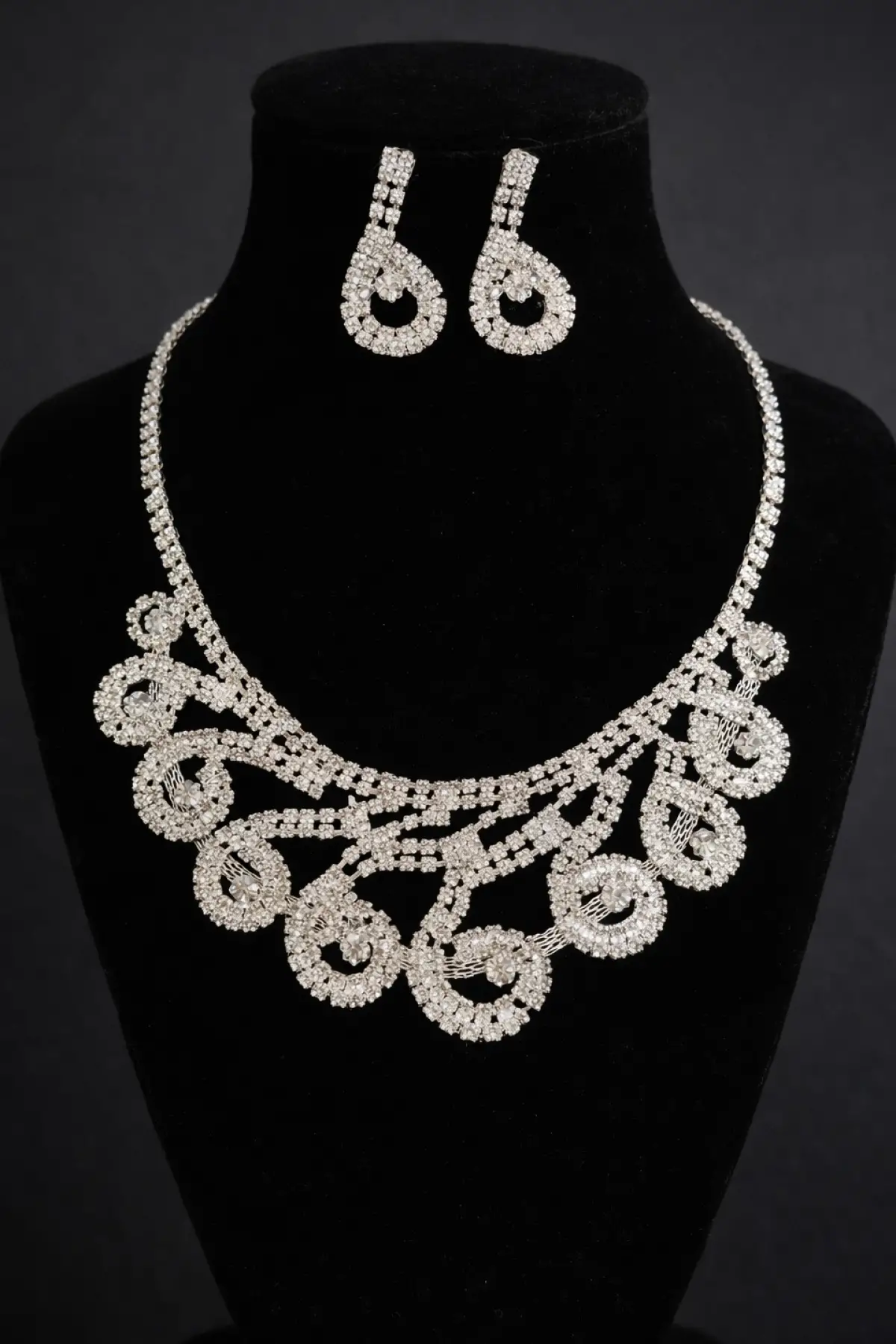 Gümüş Renk Taş Detaylı Abiye Set