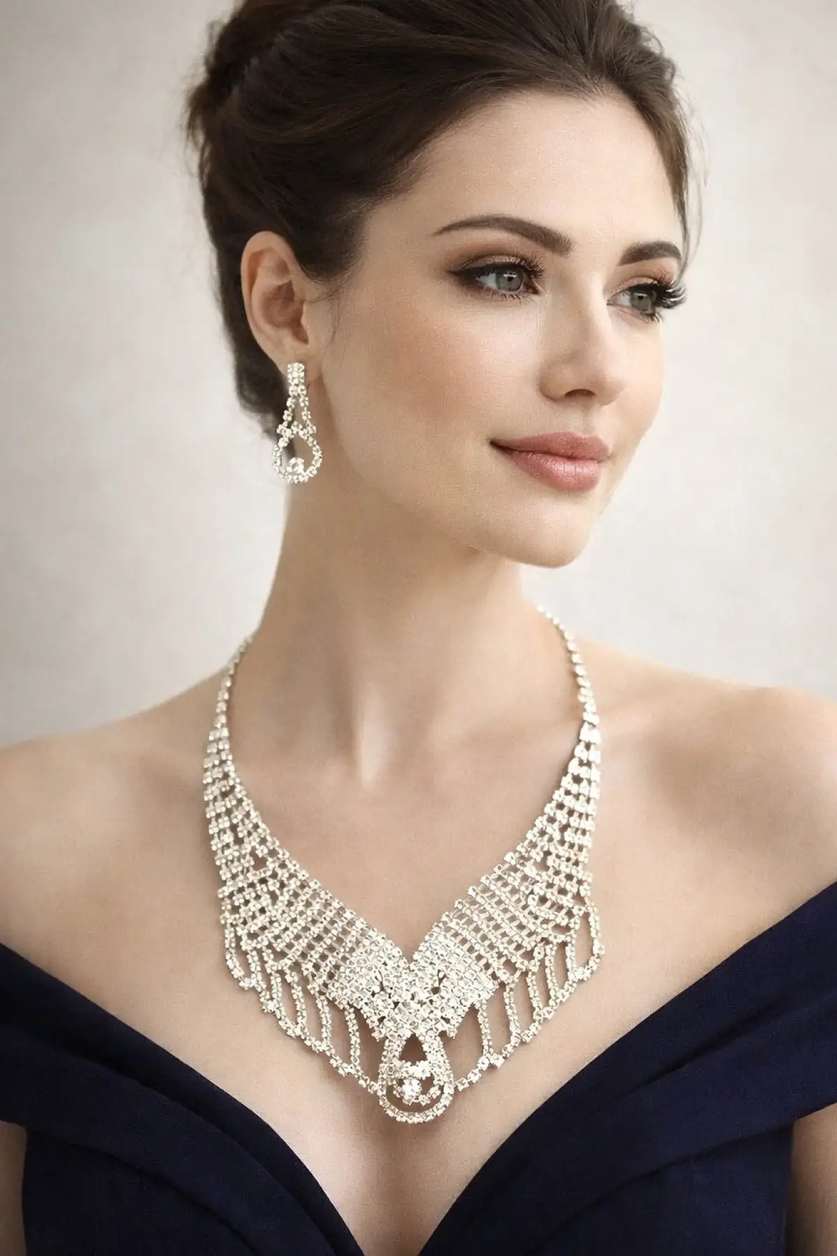 Gümüş Renk Taş Detaylı Abiye Set