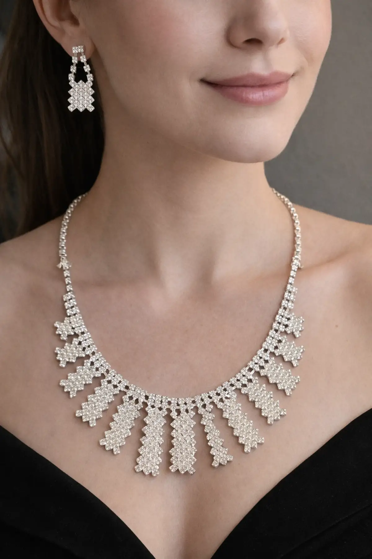 Gümüş Renk Taş Detaylı Abiye Set