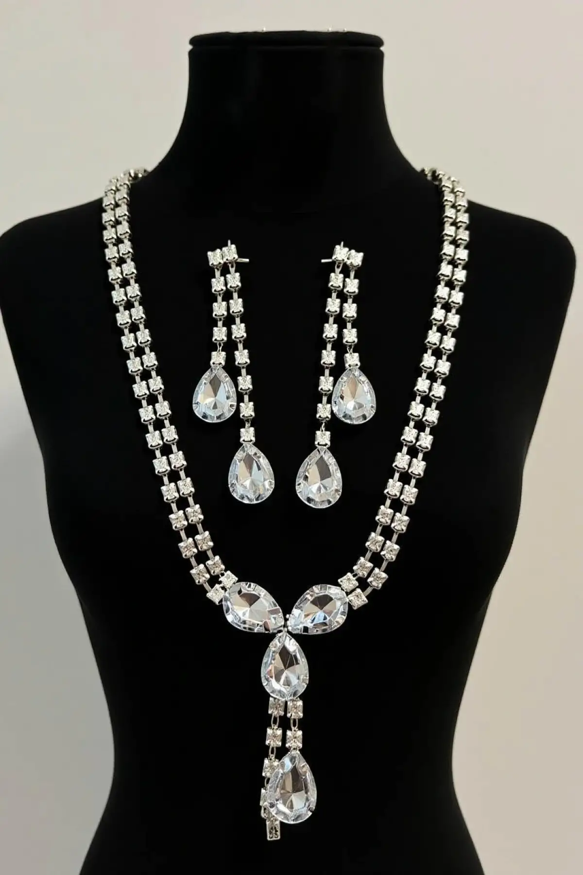 Gümüş Renk Taş Detaylı Abiye Set