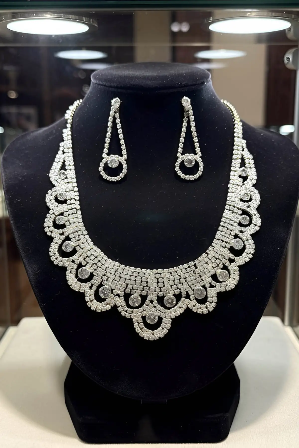 Gümüş Renk Taş Detaylı Abiye Set