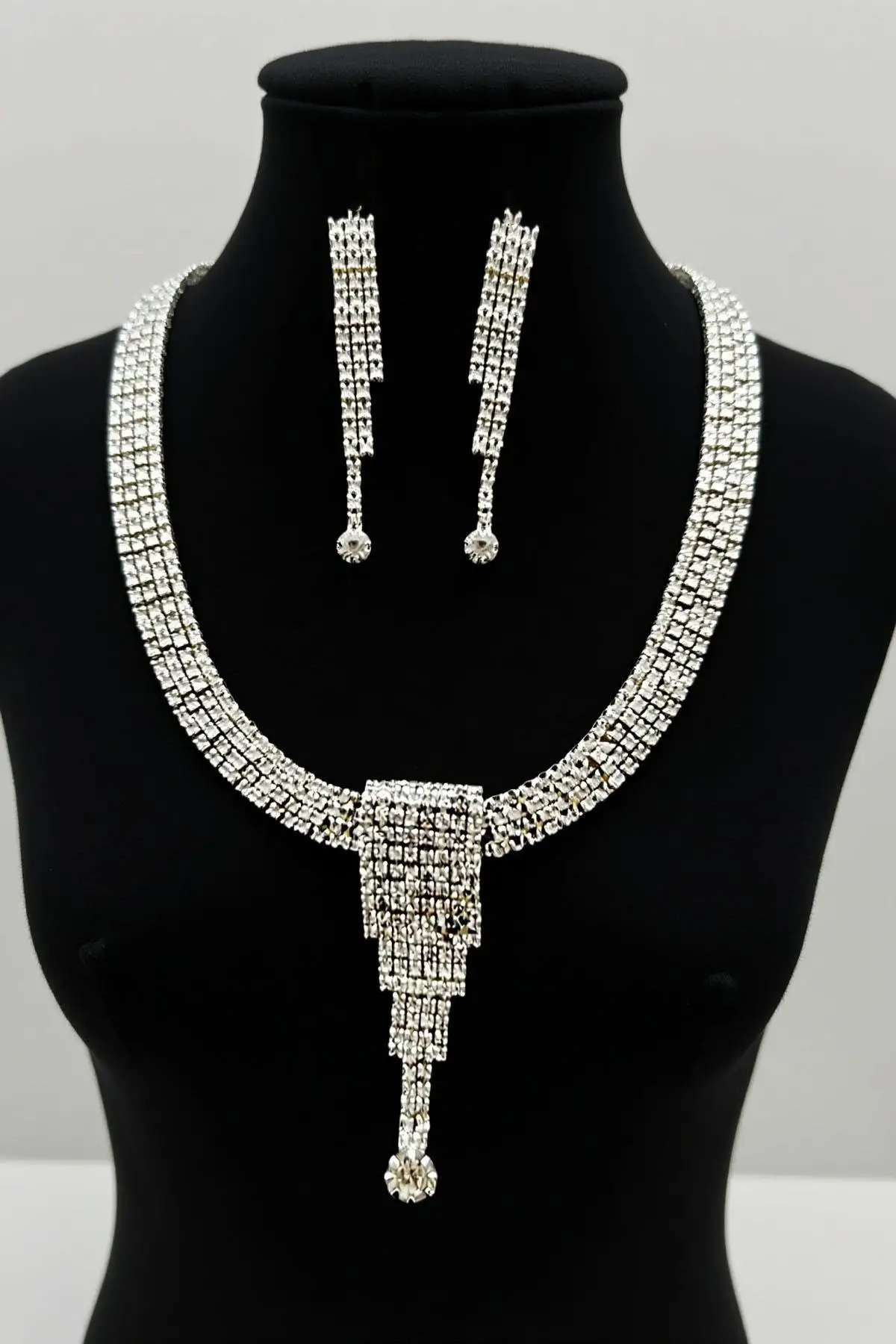 Gümüş Renk Taş Detaylı Abiye Set