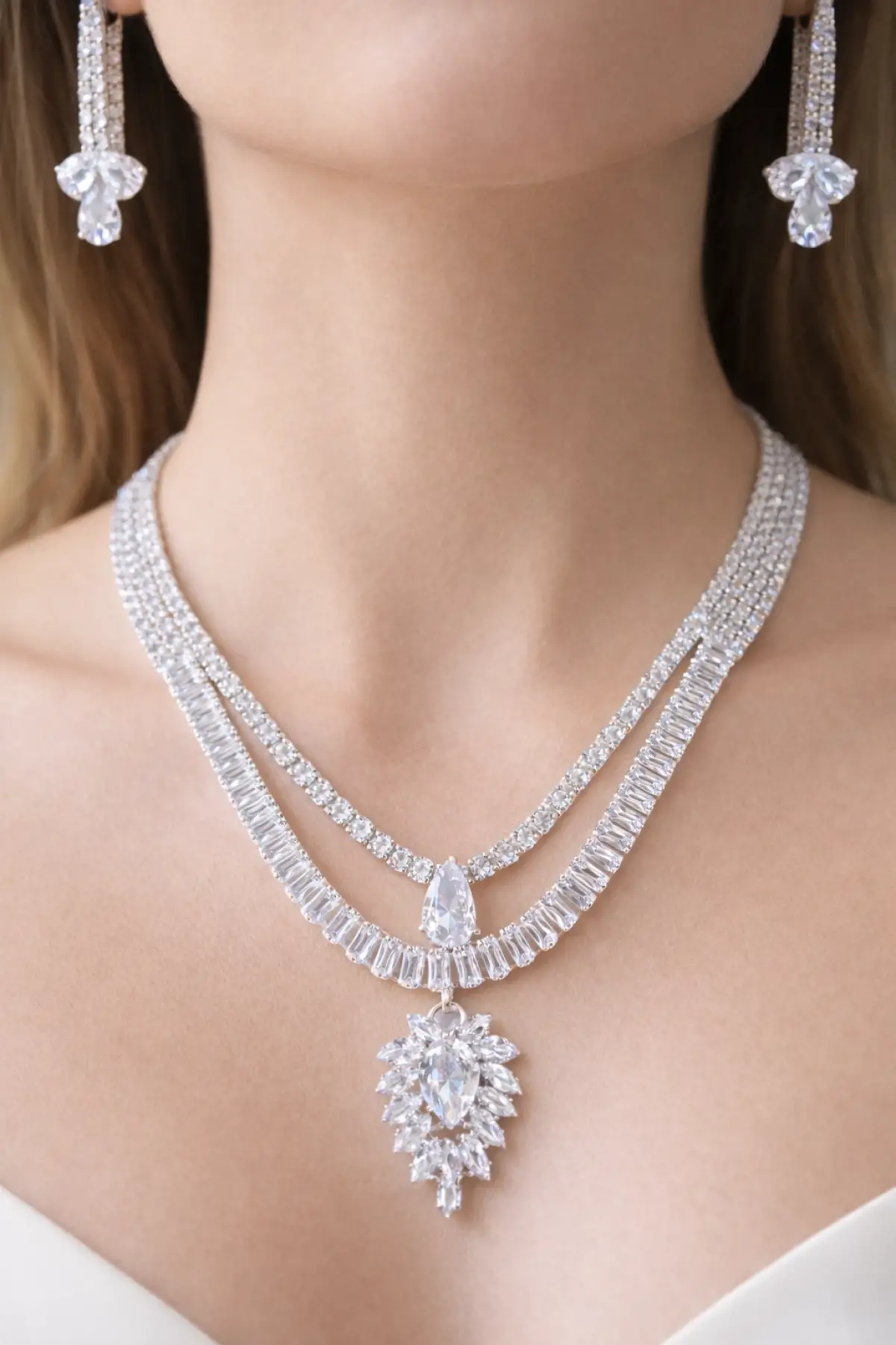 Gümüş Renk Taş Detaylı Abiye Set