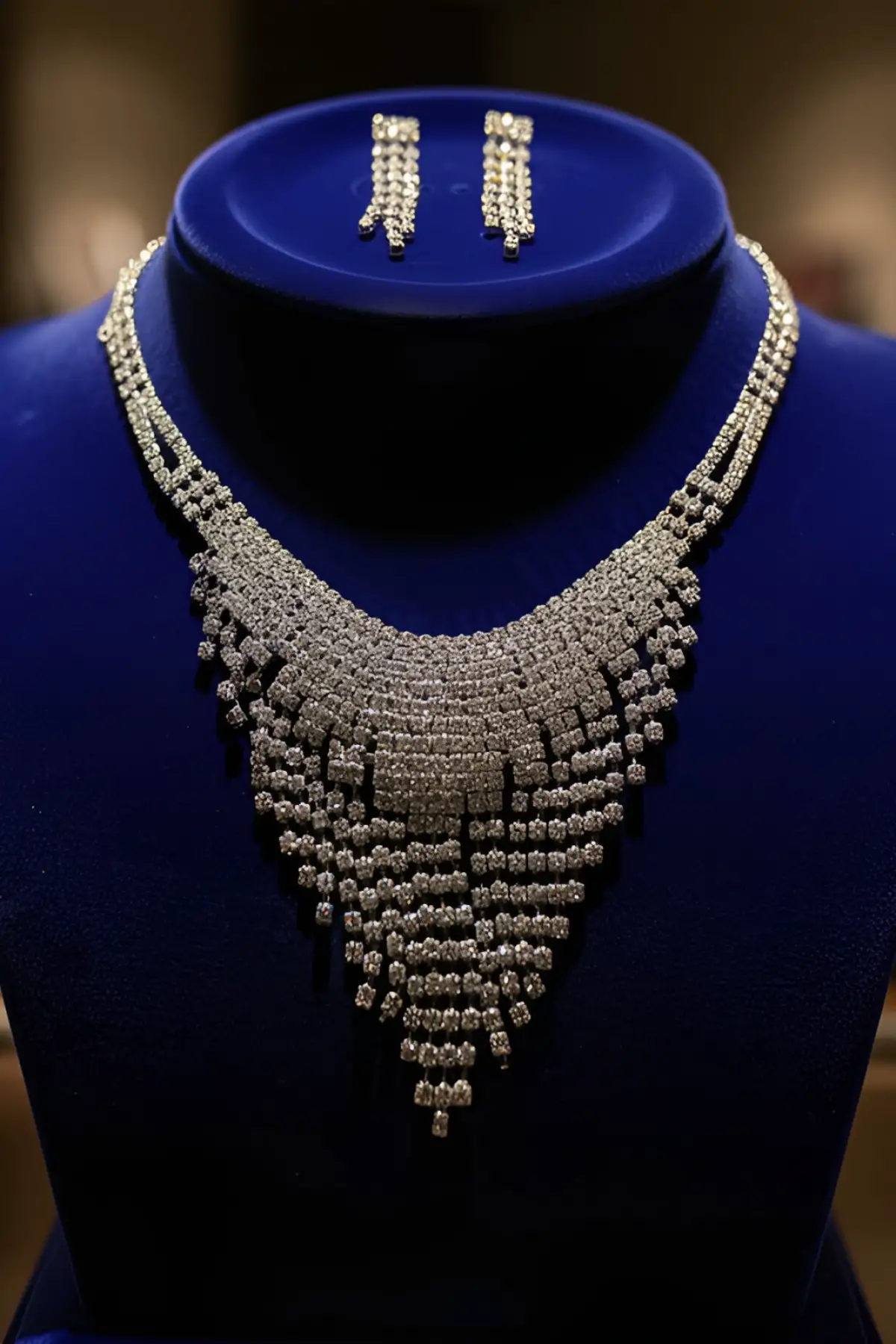 Gümüş Renk Taş Detaylı Abiye Set