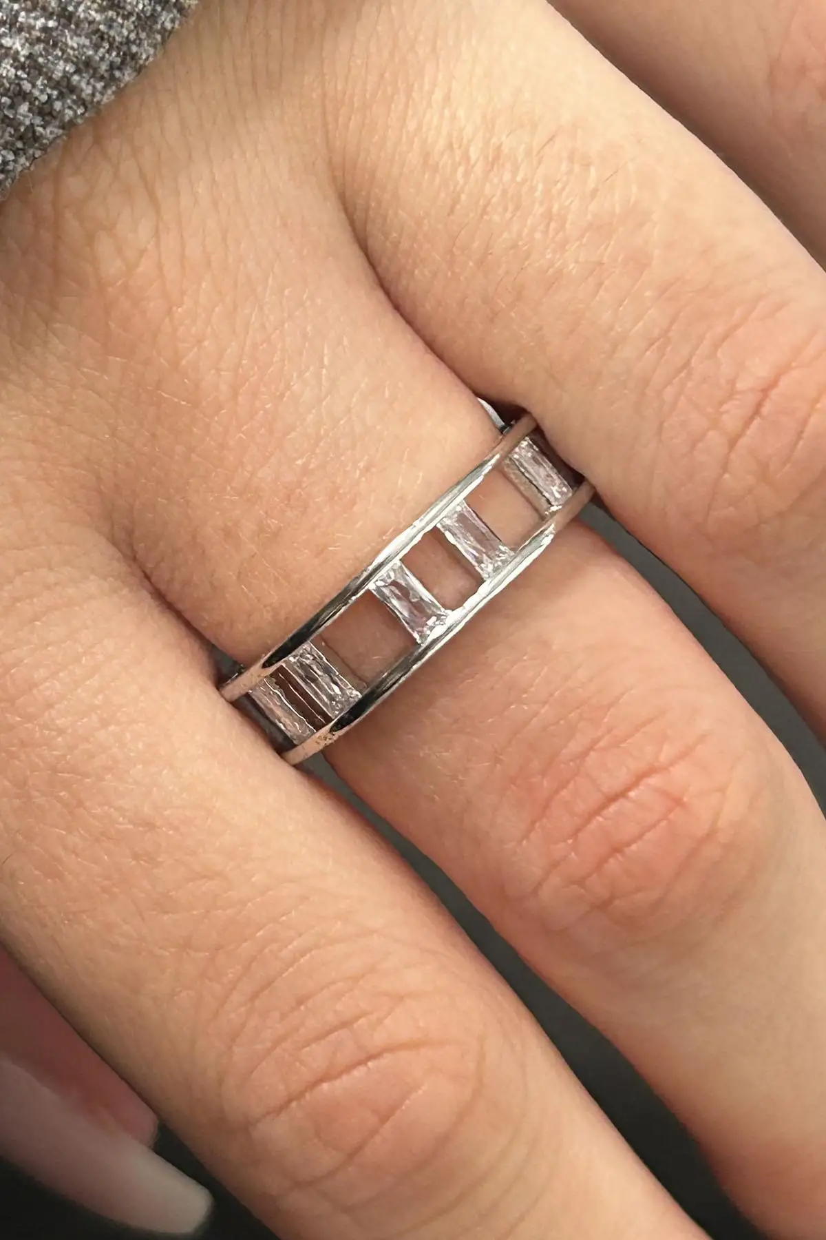 Gümüş Renk Taş Detaylı Ayarlanabilir Yüzük