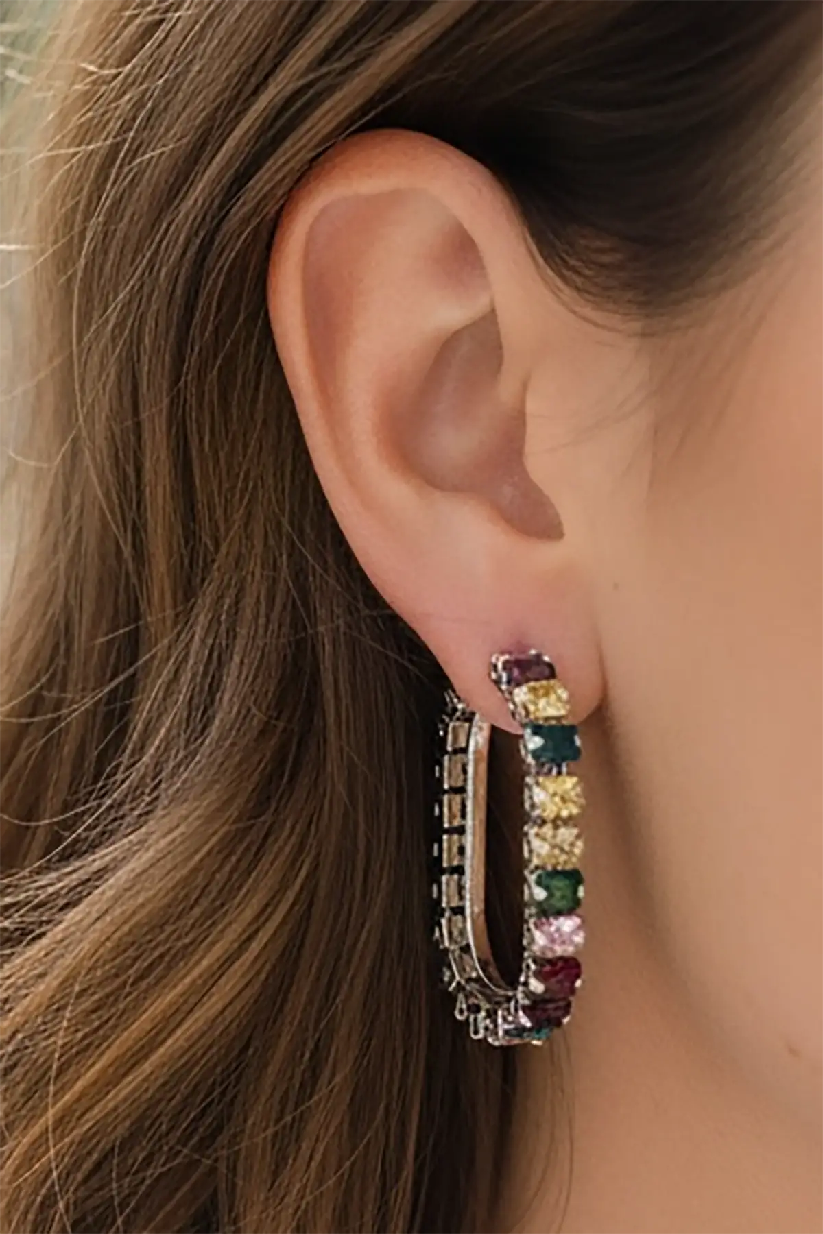 Gümüş Renk Taş Detaylı Çelik Halka Küpe (Çift)