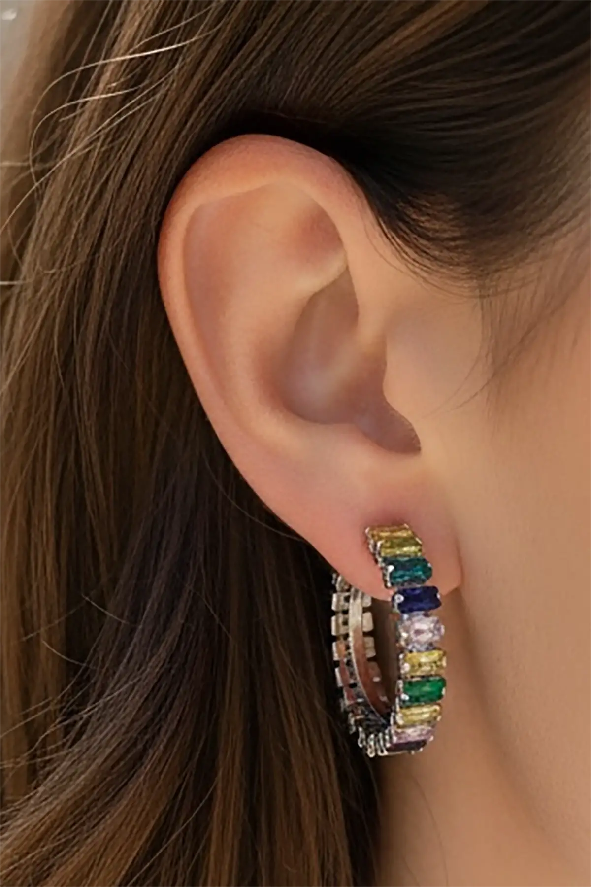 Gümüş Renk Taş Detaylı Çelik Halka Küpe (Çift)