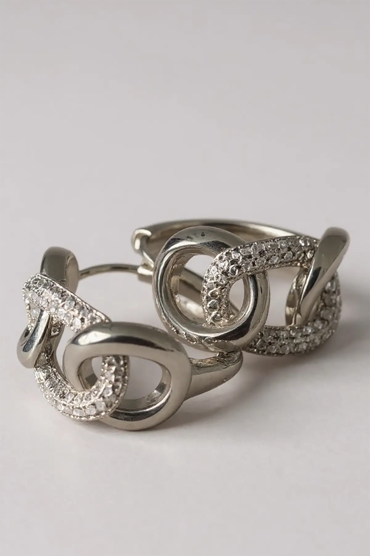 Gümüş Renk Taş Detaylı Çelik Halka Küpe (Çift)