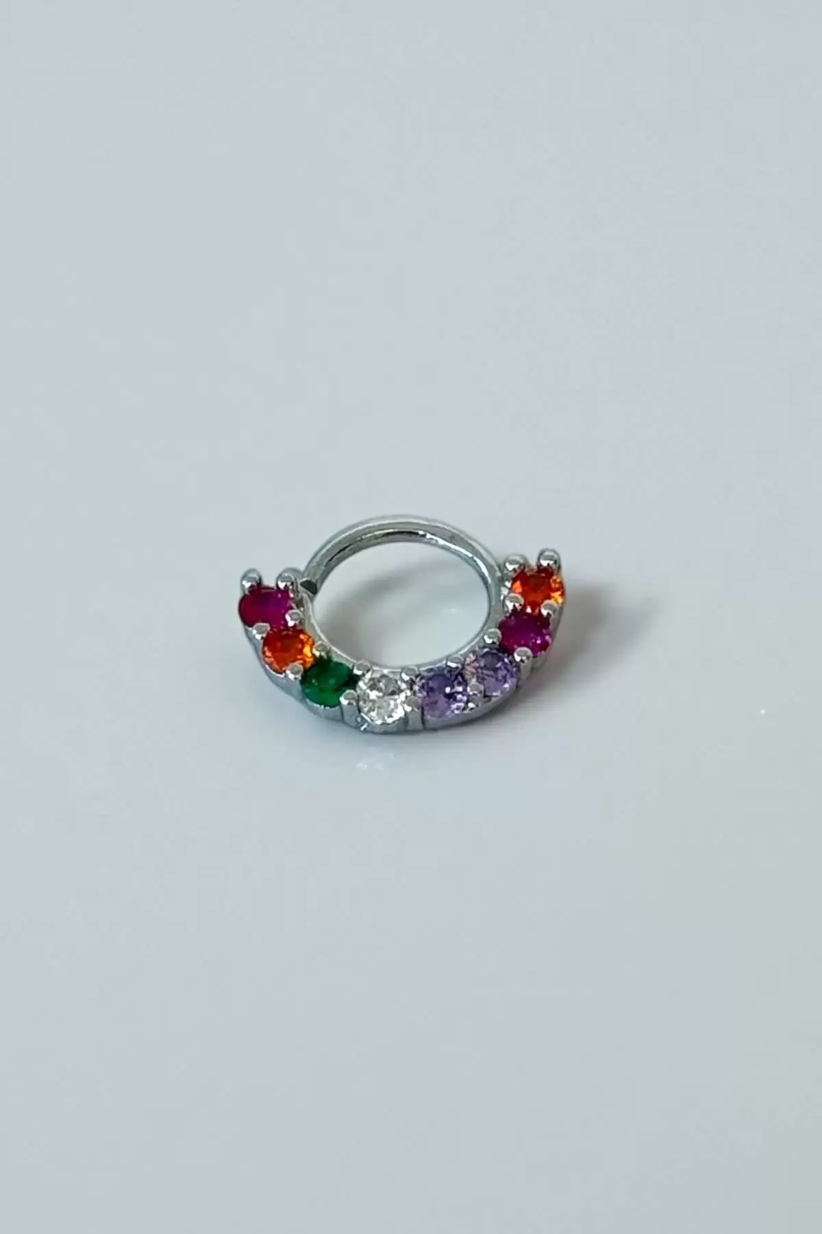 Gümüş Renk Taş Detaylı Çelik Halka Tragus/Kıkırdak Küpe/Piercing (Tek)