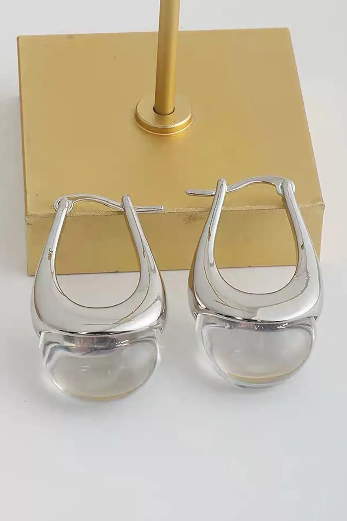 Gümüş Renk Taş Detaylı Çelik Küpe (Çift)