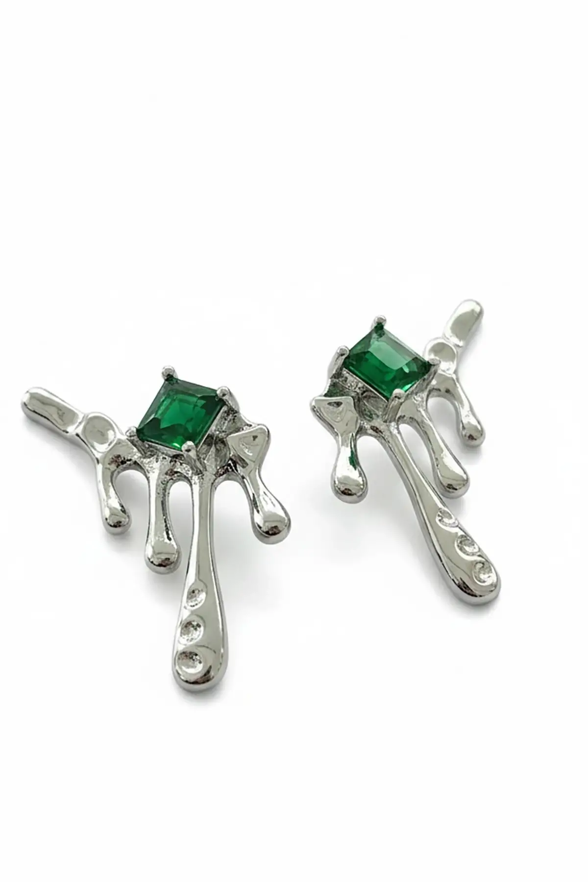 Gümüş Renk Taş Detaylı Çelik Küpe (Çift)