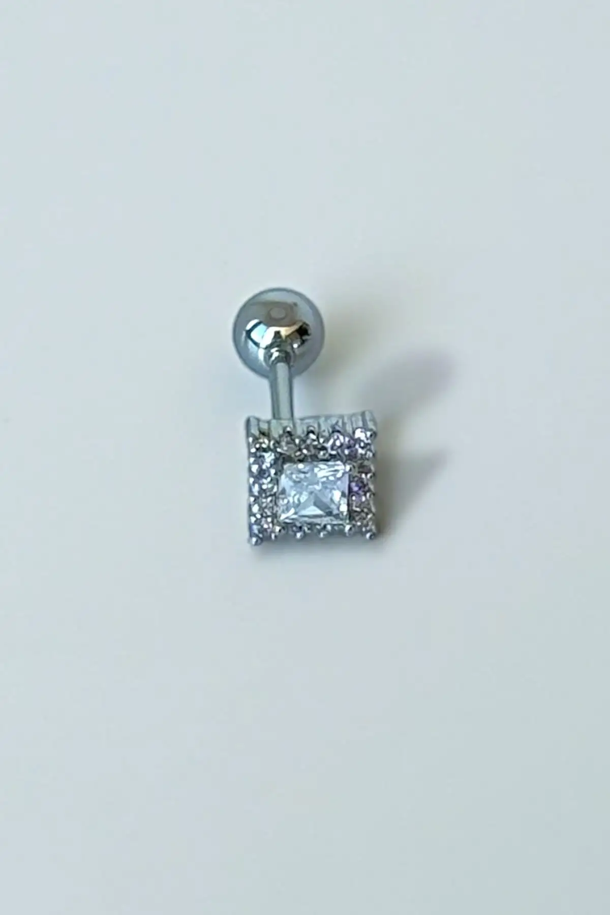 Gümüş Renk Taş Detaylı Çelik Tragus/Kıkırdak Küpe/Piercing (Tek)