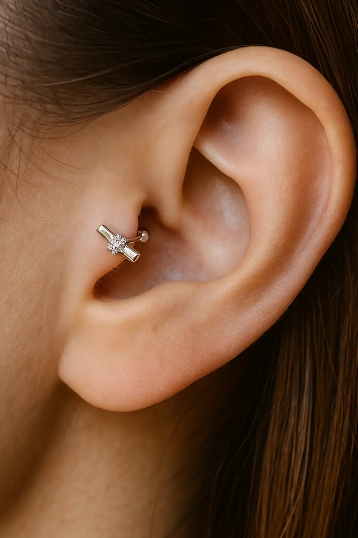 Gümüş Renk Taş Detaylı Cerrahi Çelik Tragus/Kıkırdak Küpe/Piercing (Tek)