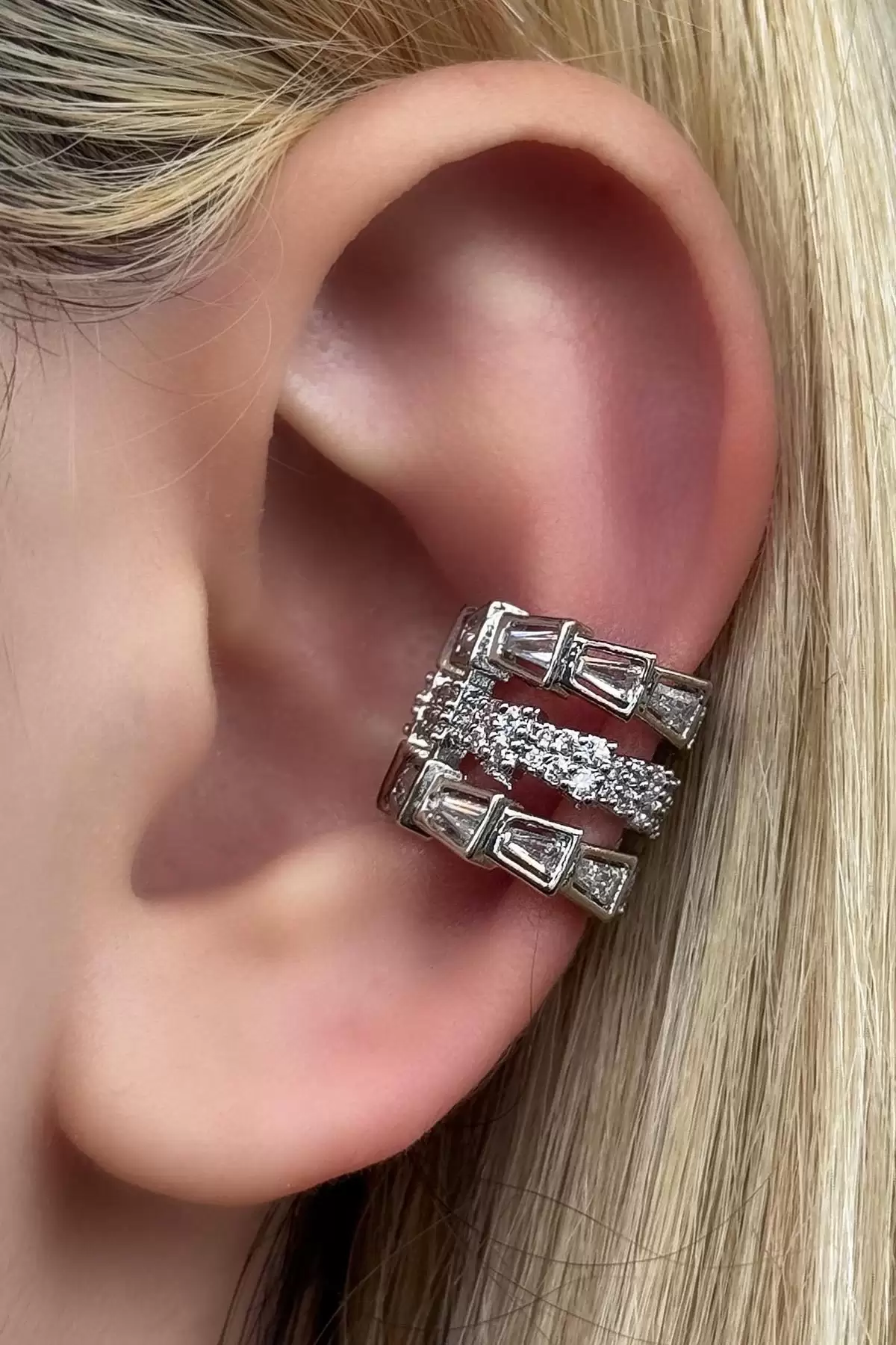 Gümüş Renk Taş Detaylı Ear Cuff Küpe (Tek)