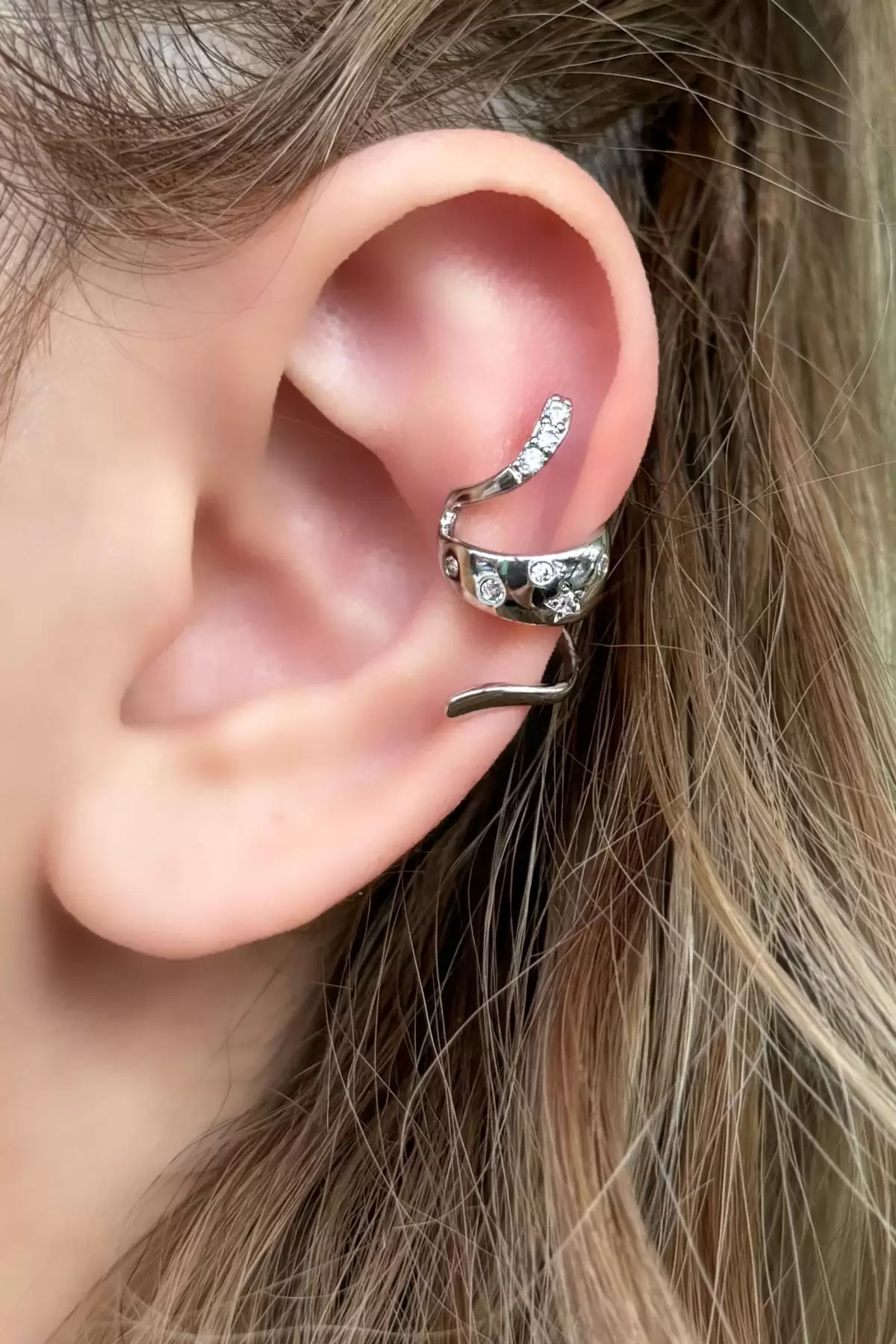 Gümüş Renk Taş Detaylı Ear Cuff Küpe (Tek)