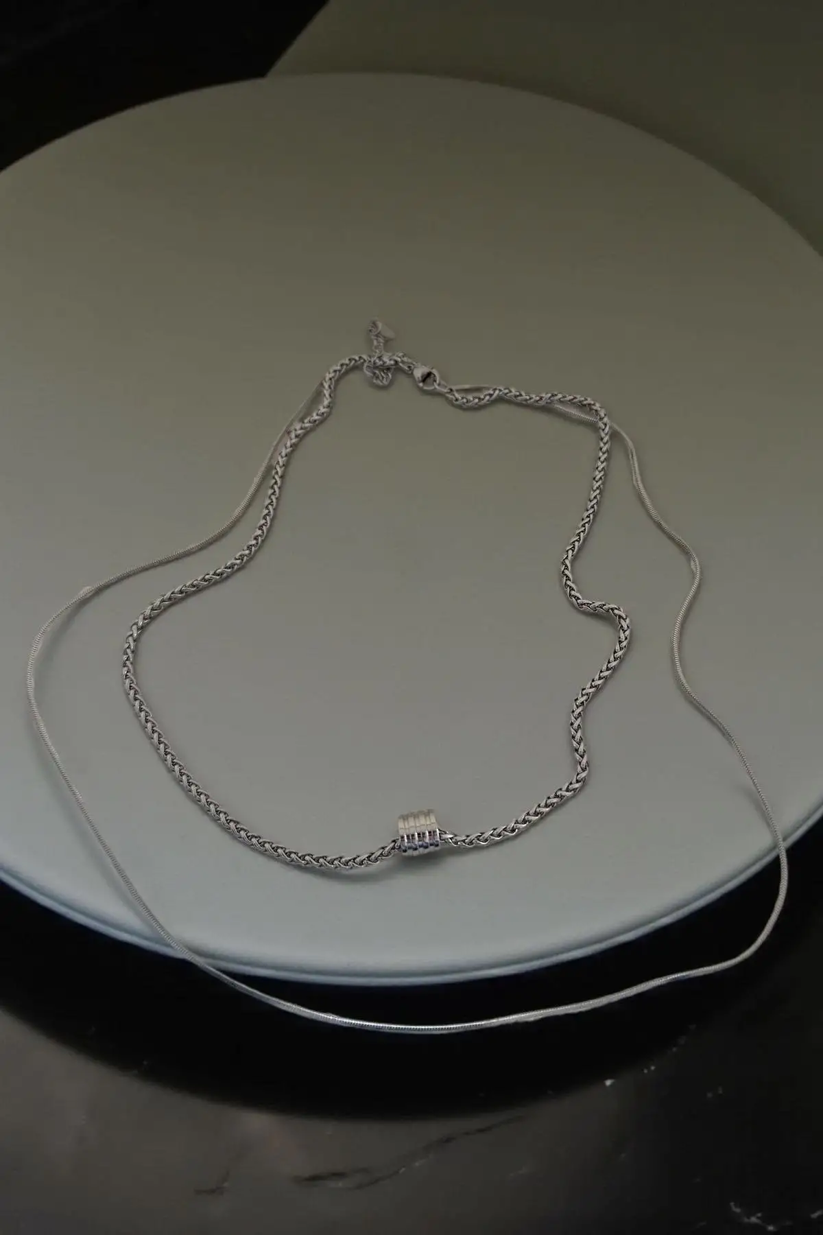 Gümüş Renk Taş Detaylı Erkek İkili Zincir Çelik Kolye