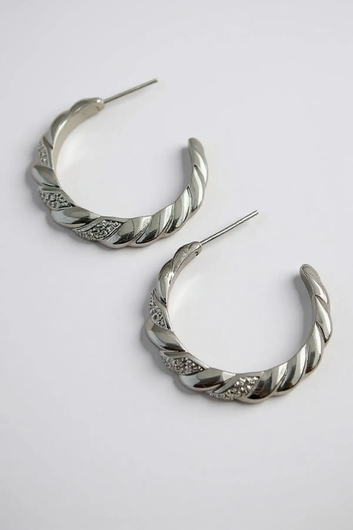 Gümüş Renk Taş Detaylı Halka Küpe (Çift)