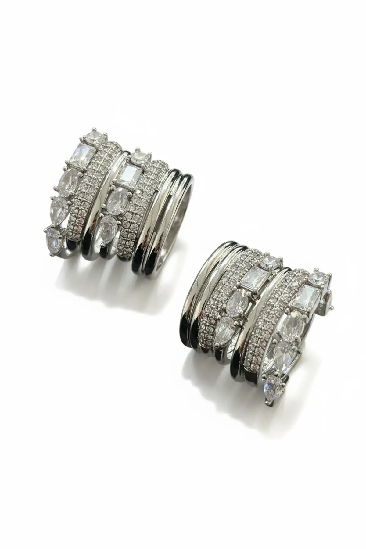 Gümüş Renk Taş Detaylı Küpe (Çift)