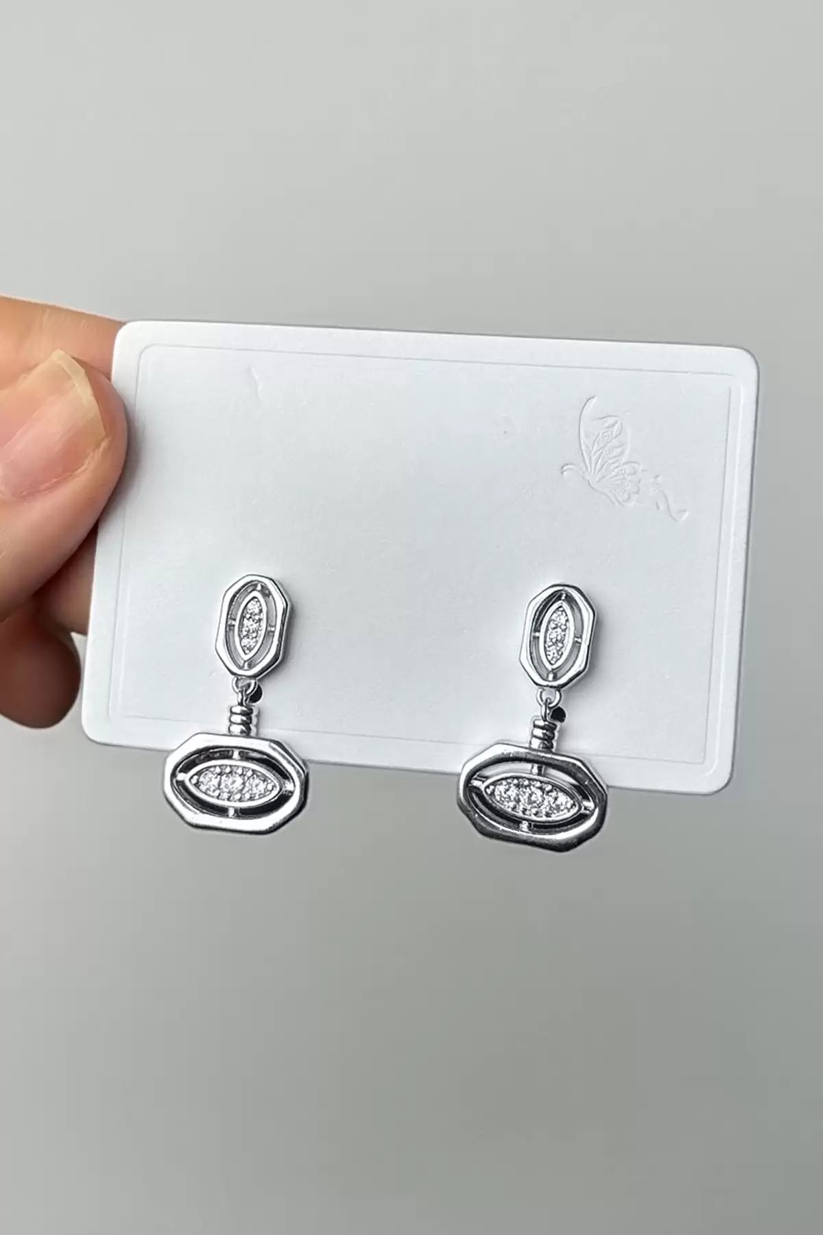 Gümüş Renk Taş Detaylı Metal Küpe (Çift)