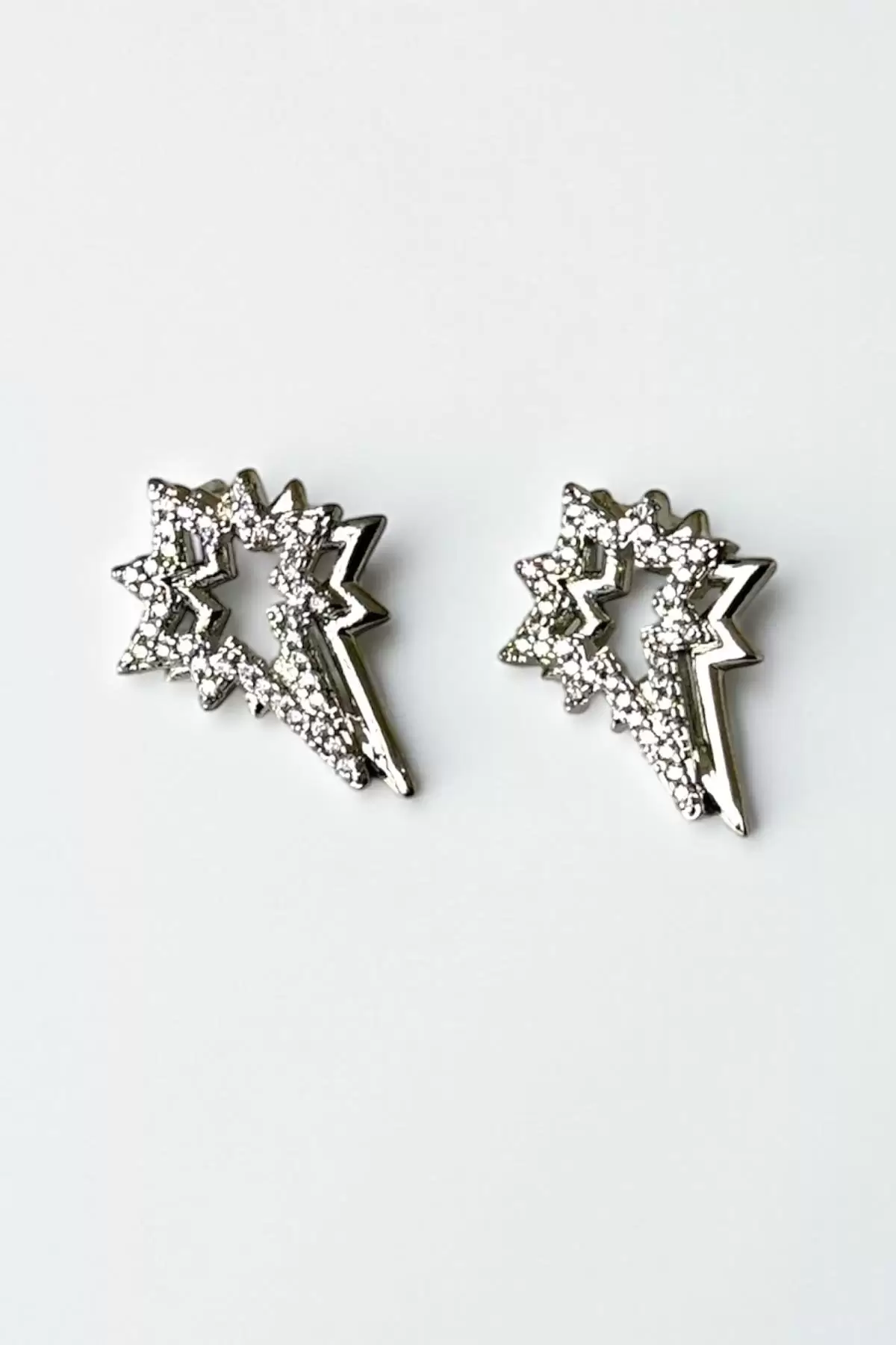 Gümüş Renk Taş Detaylı Metal Küpe (Çift)