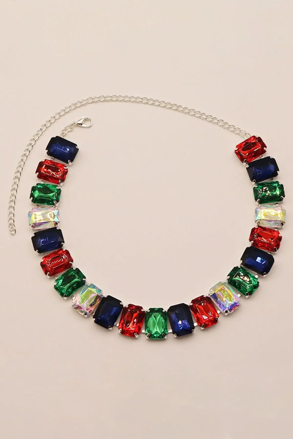 Gümüş Renk Taş Detaylı Tasarım Abiye Kolye