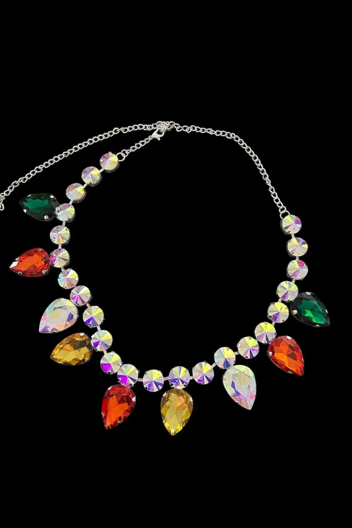 Gümüş Renk Taş Detaylı Tasarım Abiye Kolye