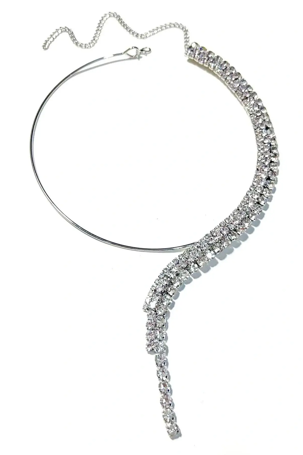 Gümüş Renk Taş Detaylı Tasarım Abiye Kolye