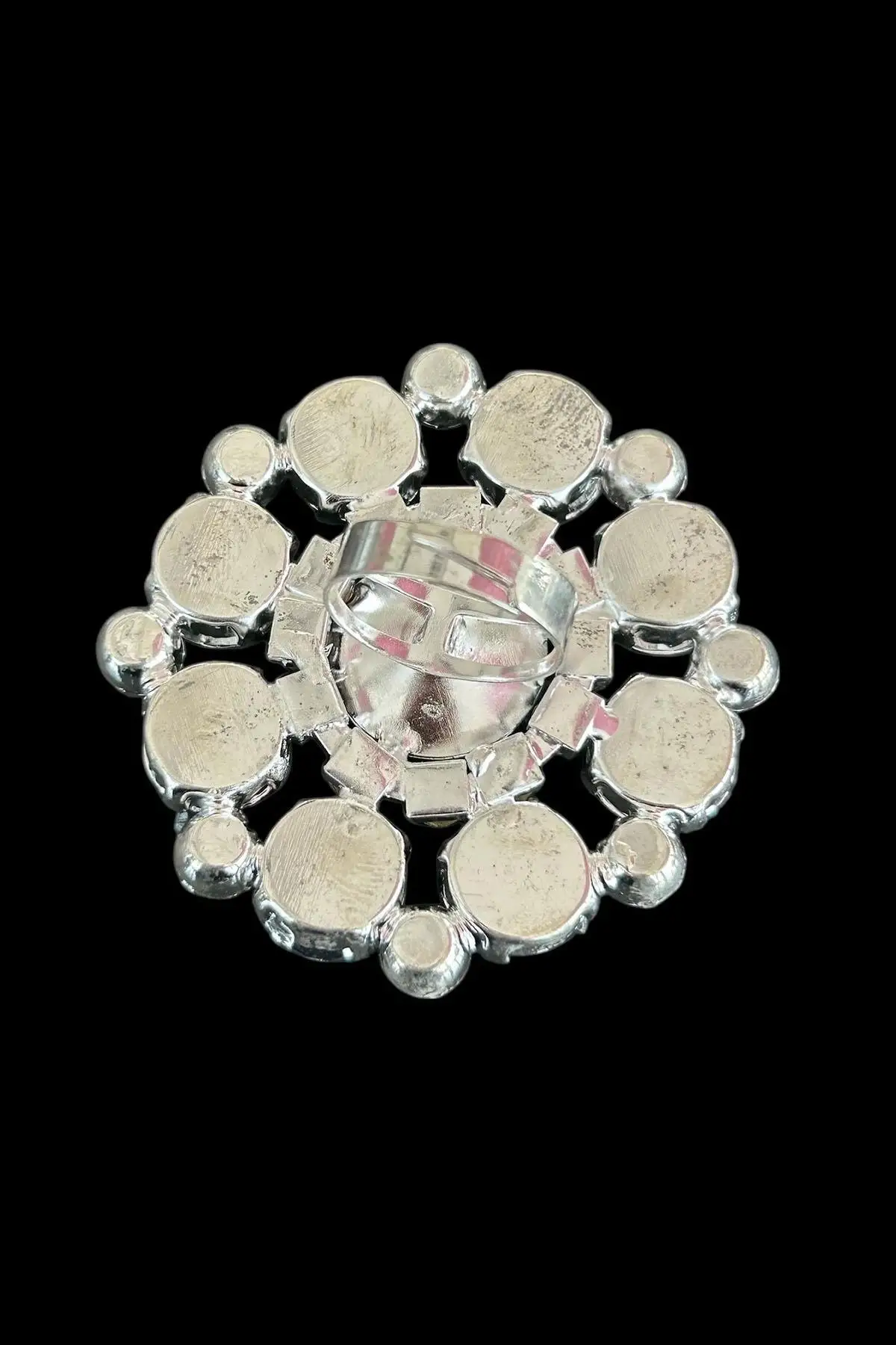 Gümüş Renk Taş Detaylı Tasarım Ayarlanabilir Yüzük