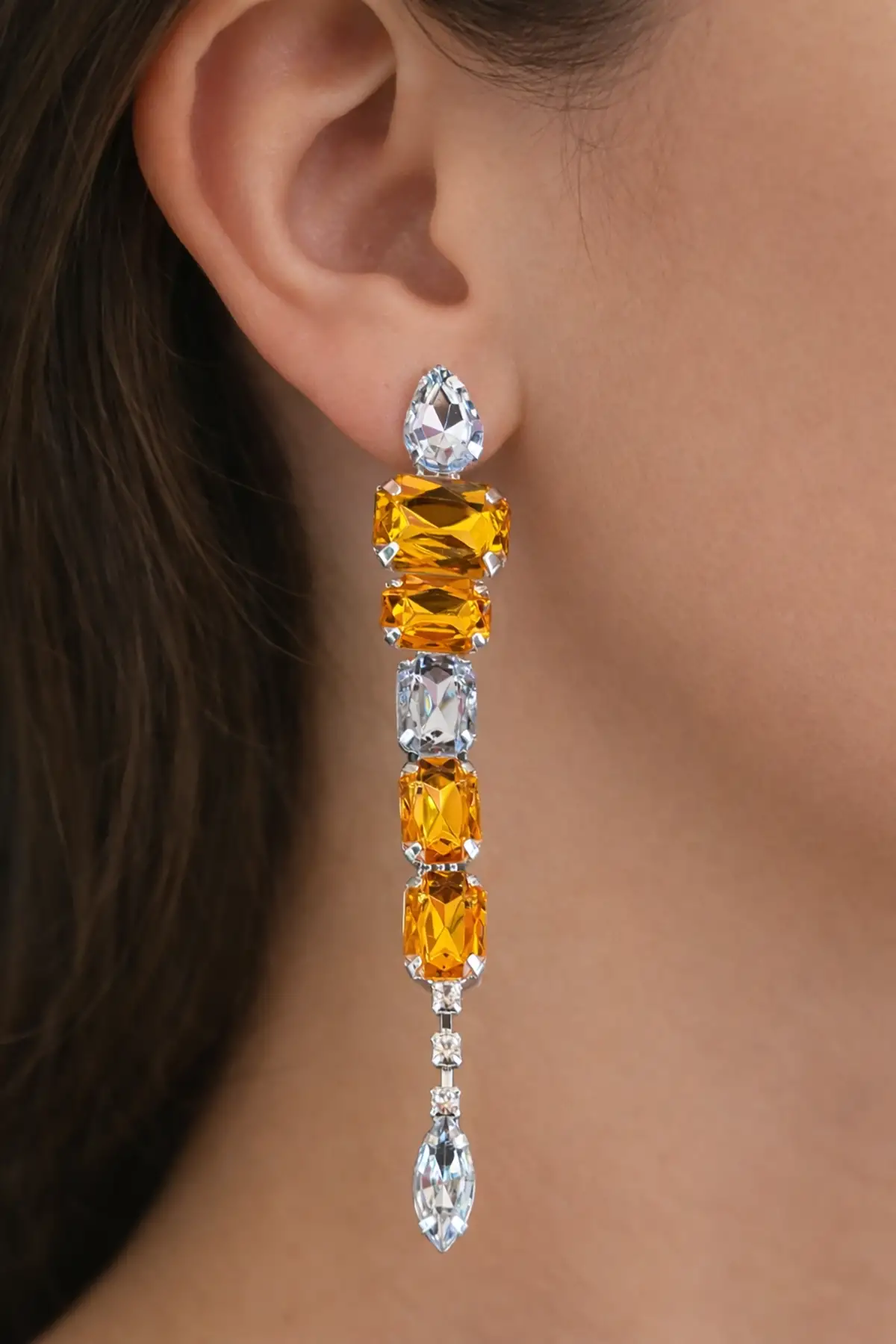 Gümüş Renk Taş Detaylı Tasarım Küpe(Çift)