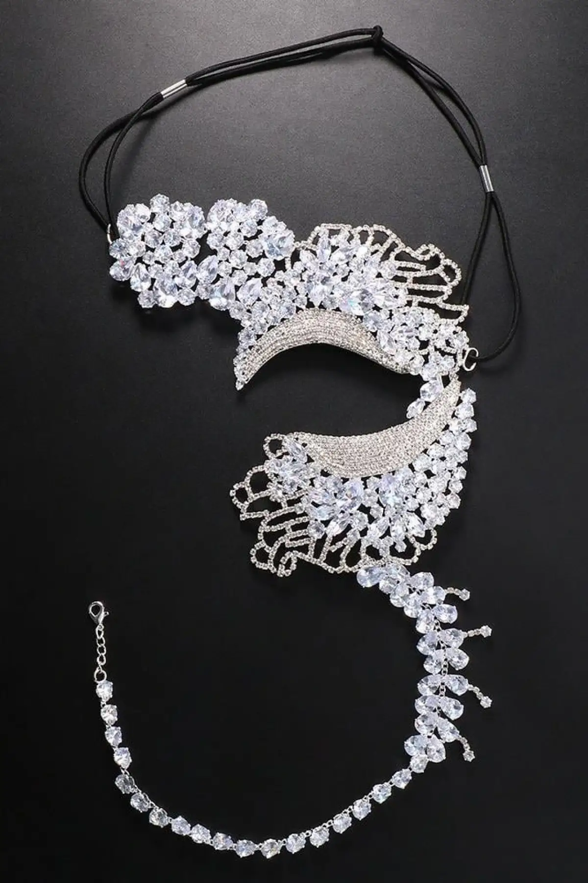 Gümüş Renk Taş Detaylı Tasarım Parti Maskesi