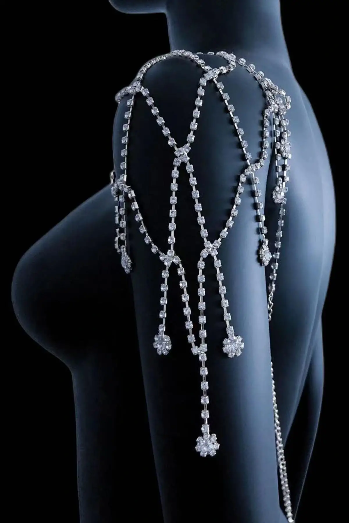 Gümüş Renk Taş Detaylı Tasarım Vücut Aksesuar