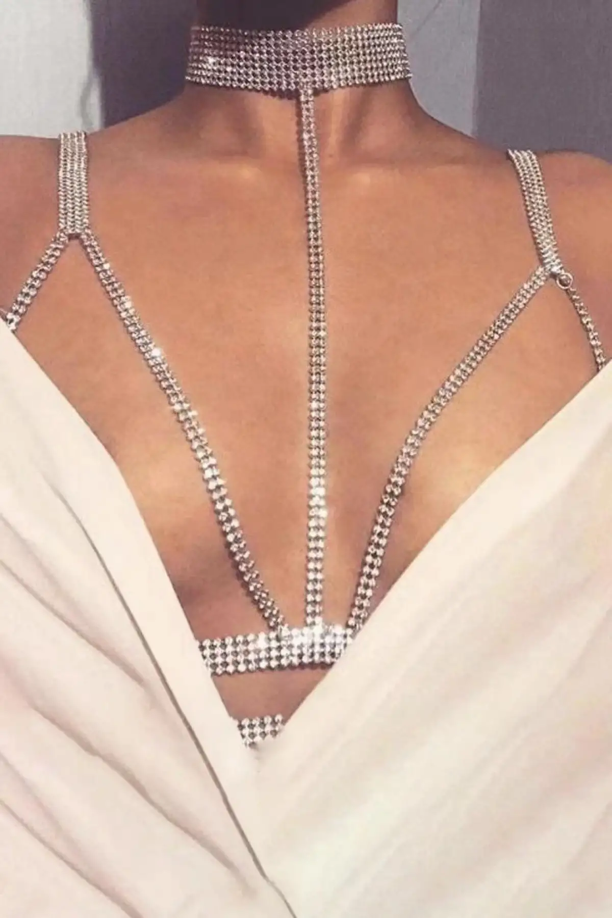 Gümüş Renk Taş Detaylı Tasarım Vücut Aksesuar