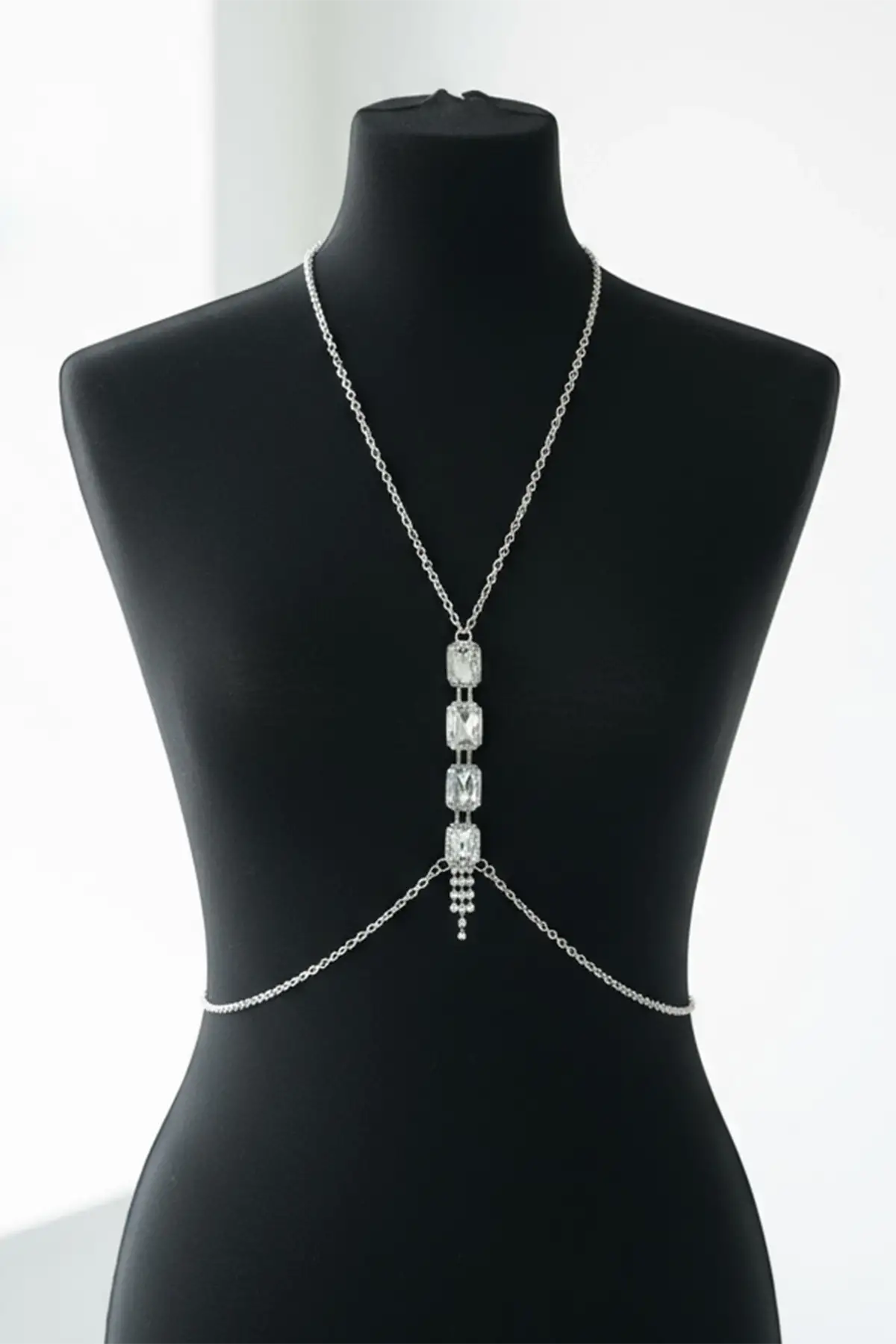 Gümüş Renk Taş Detaylı Vücut Aksesuarı