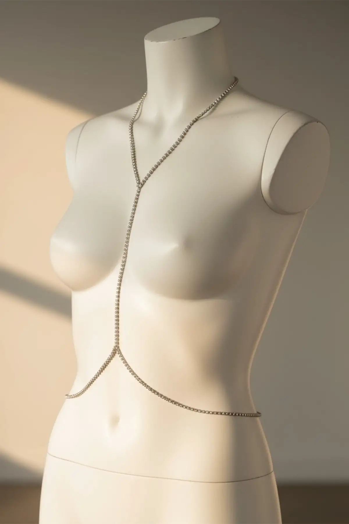 Gümüş Renk Taş Detaylı Vücut Aksesuarı