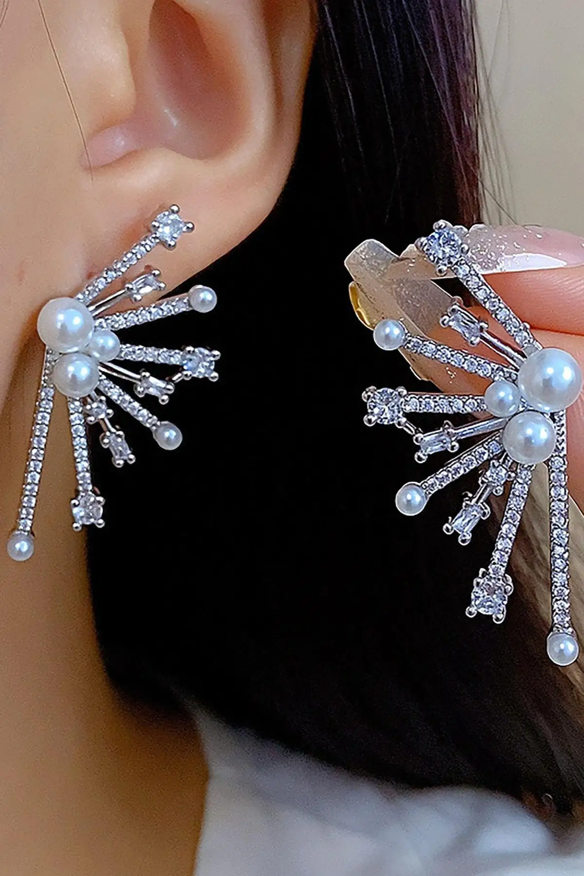 Gümüş Renk Taş Ve İnci Detaylı 14K Altın Kaplama Küpe (Çift)