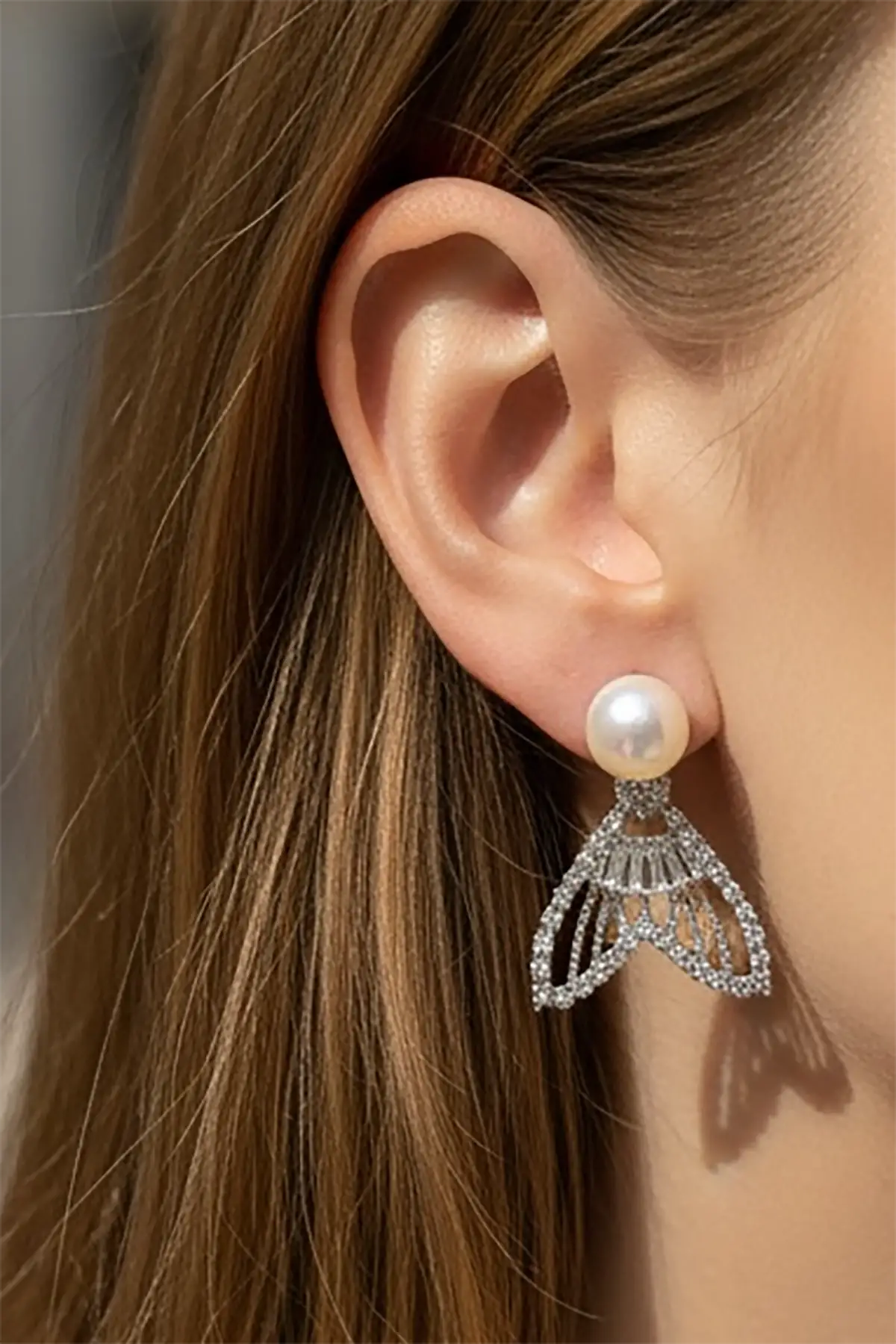 Gümüş Renk Taş Ve İnci Detaylı 14K Altın Kaplama Küpe (Çift)