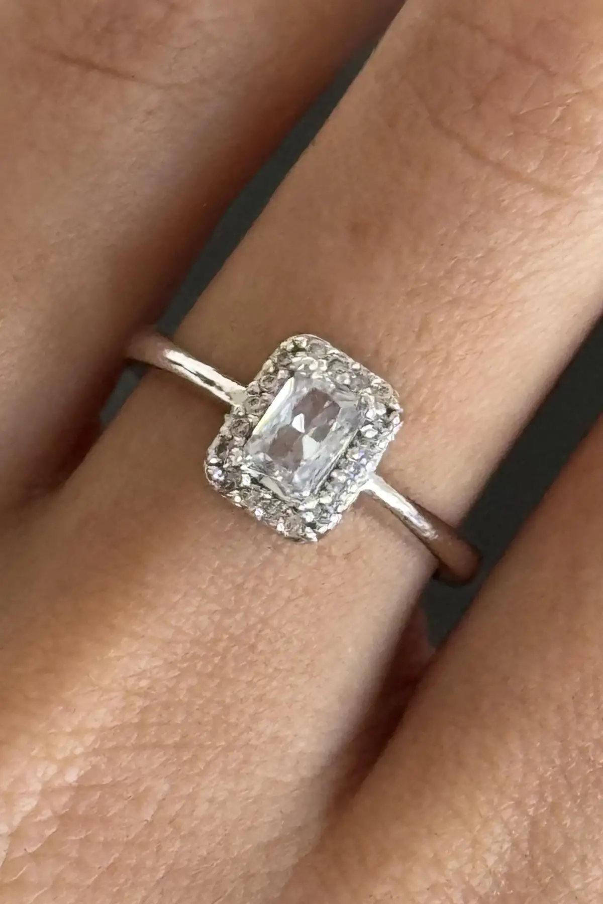 Gümüş Renk Tek Taş Detaylı Ayarlanabilir Yüzük