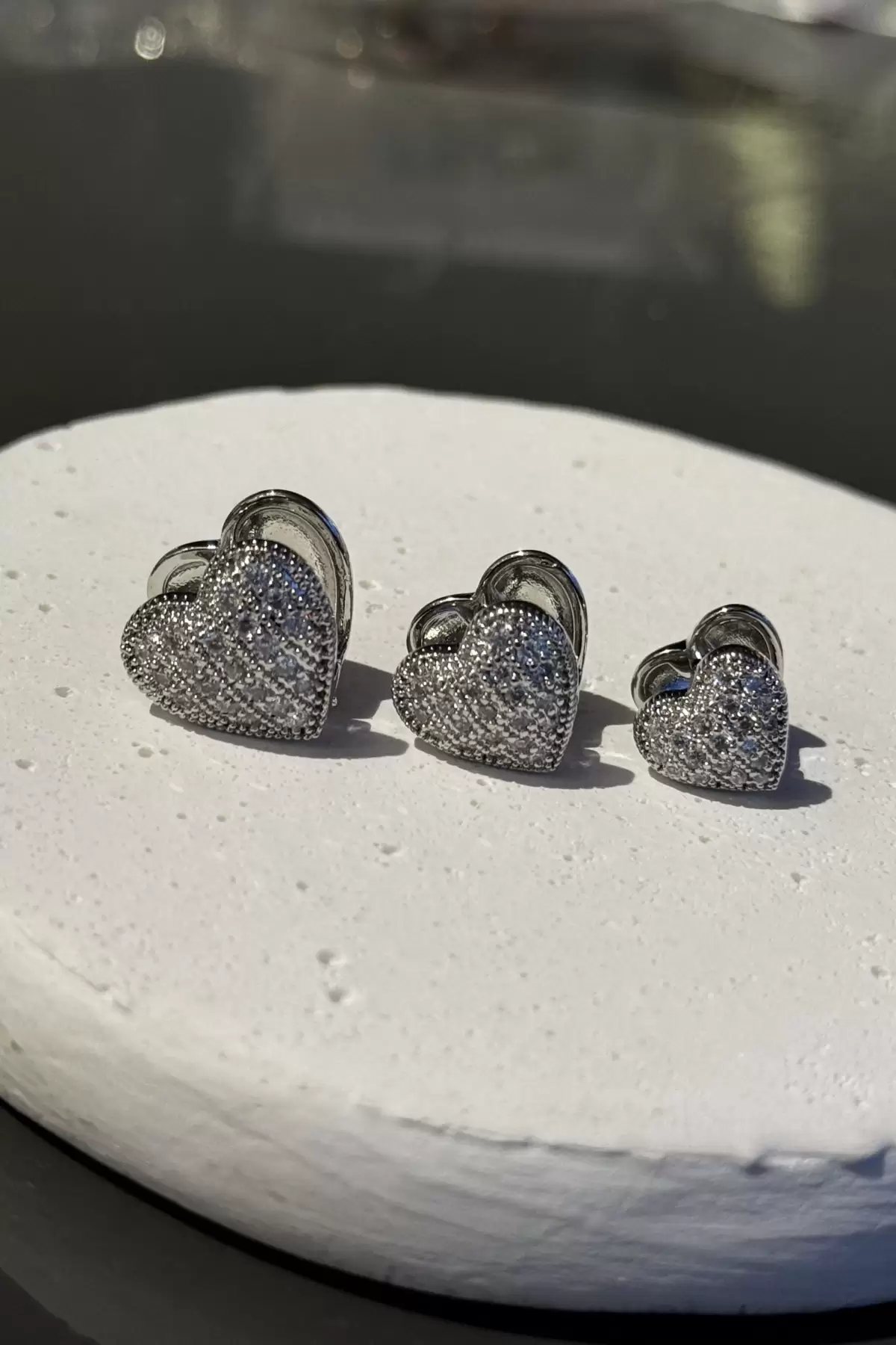 Gümüş Renk Üçlü Kalp Figürlü Küpe Set