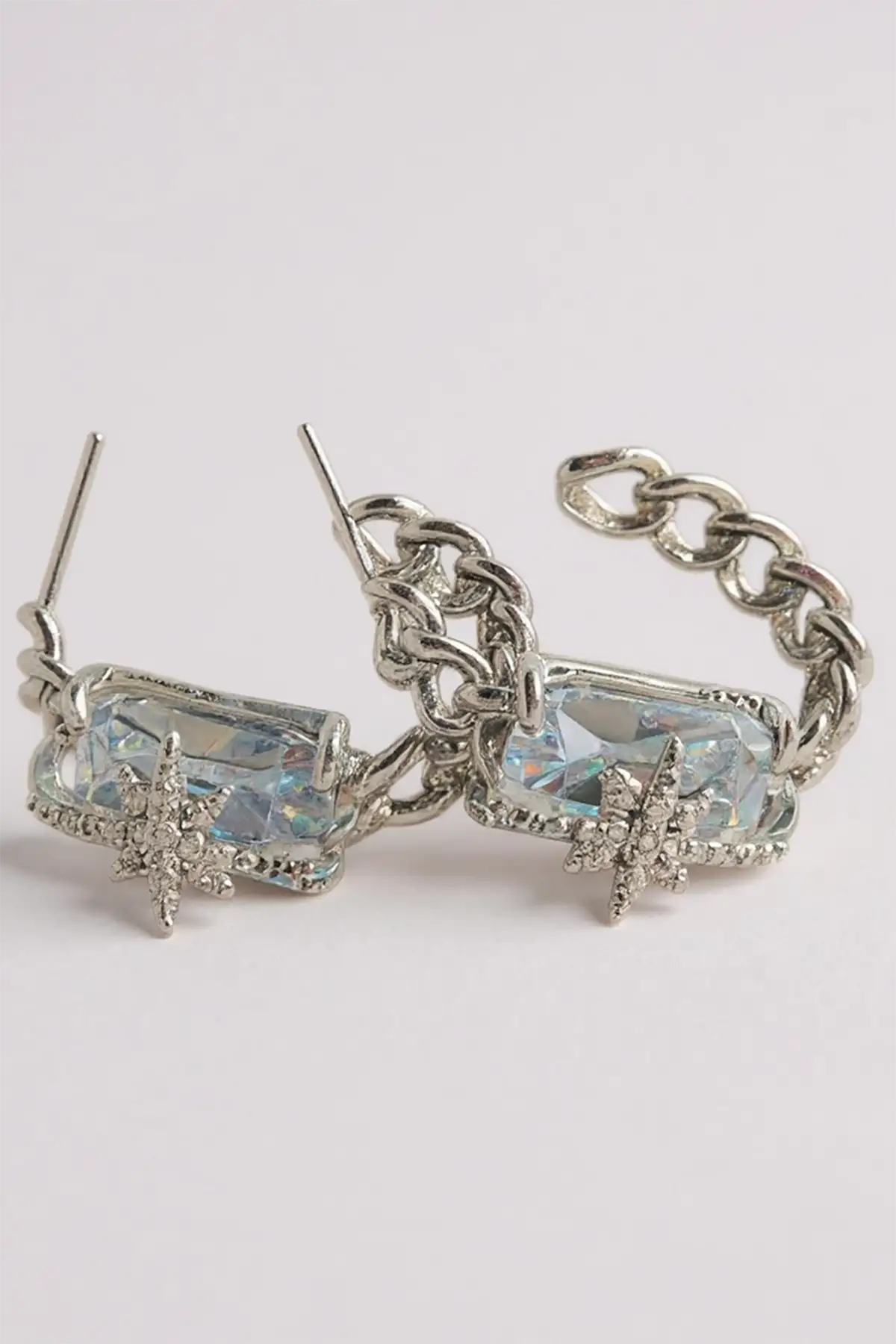 Gümüş Renk Yıldız Figürlü Taş Detaylı 14K Altın Kaplama Küpe (Çift)