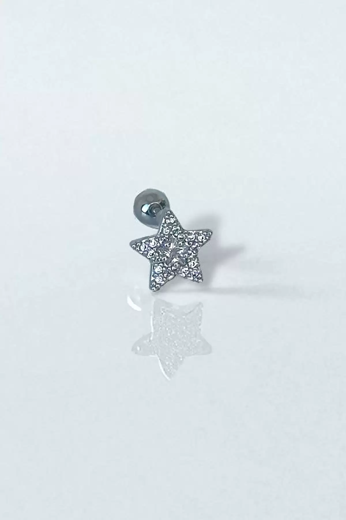 Gümüş Renk Yıldız Figürlü Taş Detaylı Çelik Tragus/Kıkırdak Küpe/Piercing (Tek)