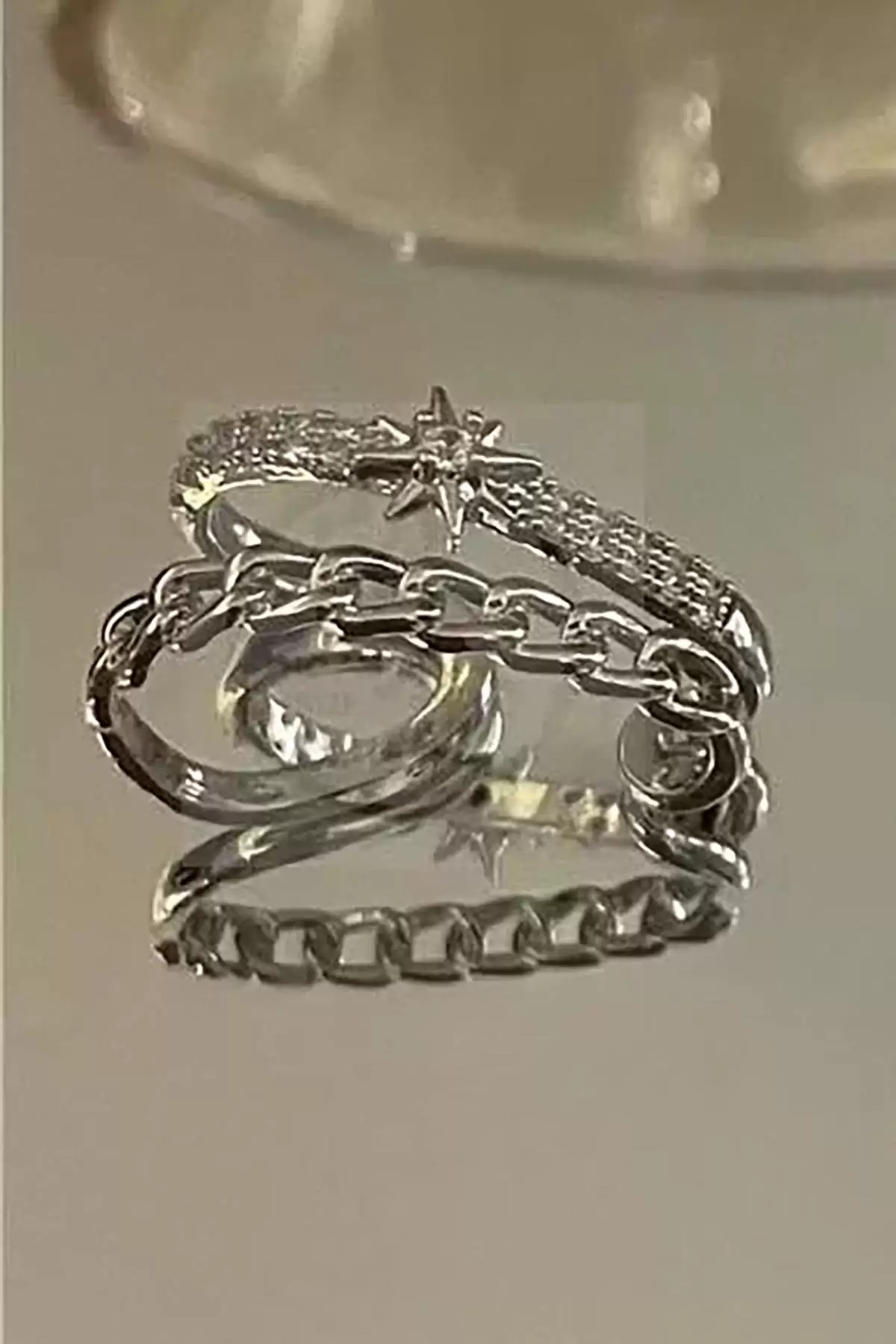 Gümüş Renk Yıldız Figürlü Taş Detaylı Ear Cuff (Tek)
