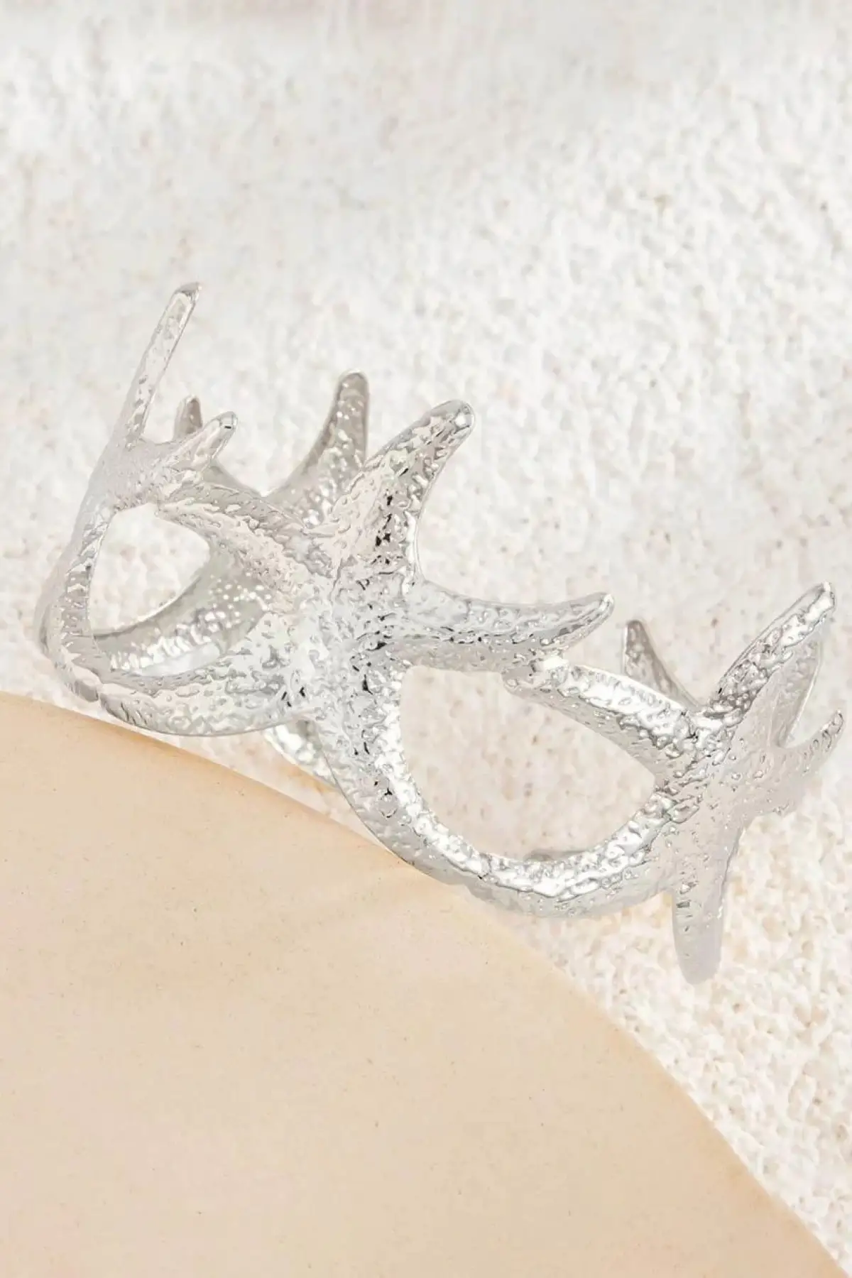 Gümüş Renk Yıldız Figürlü Tasarım Bileklik Kol Aksesuarı