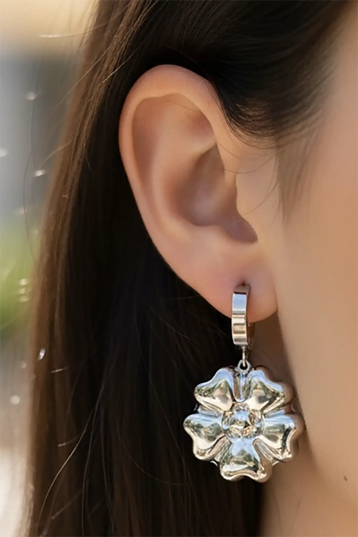 Gümüş Renk Yonca Figürlü Çelik Küpe (Çift)