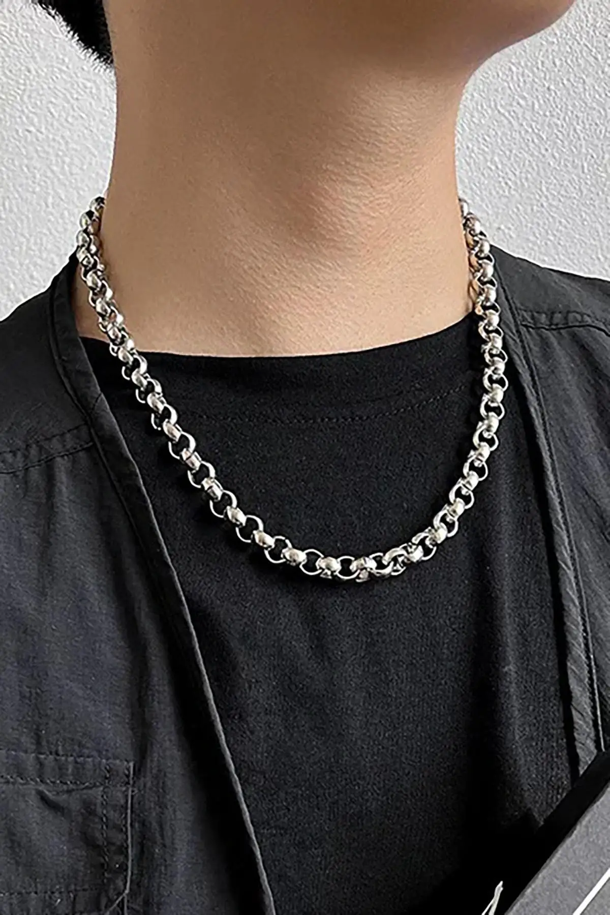 Gümüş Renk Zincir Detaylı Unisex Çelik Kolye