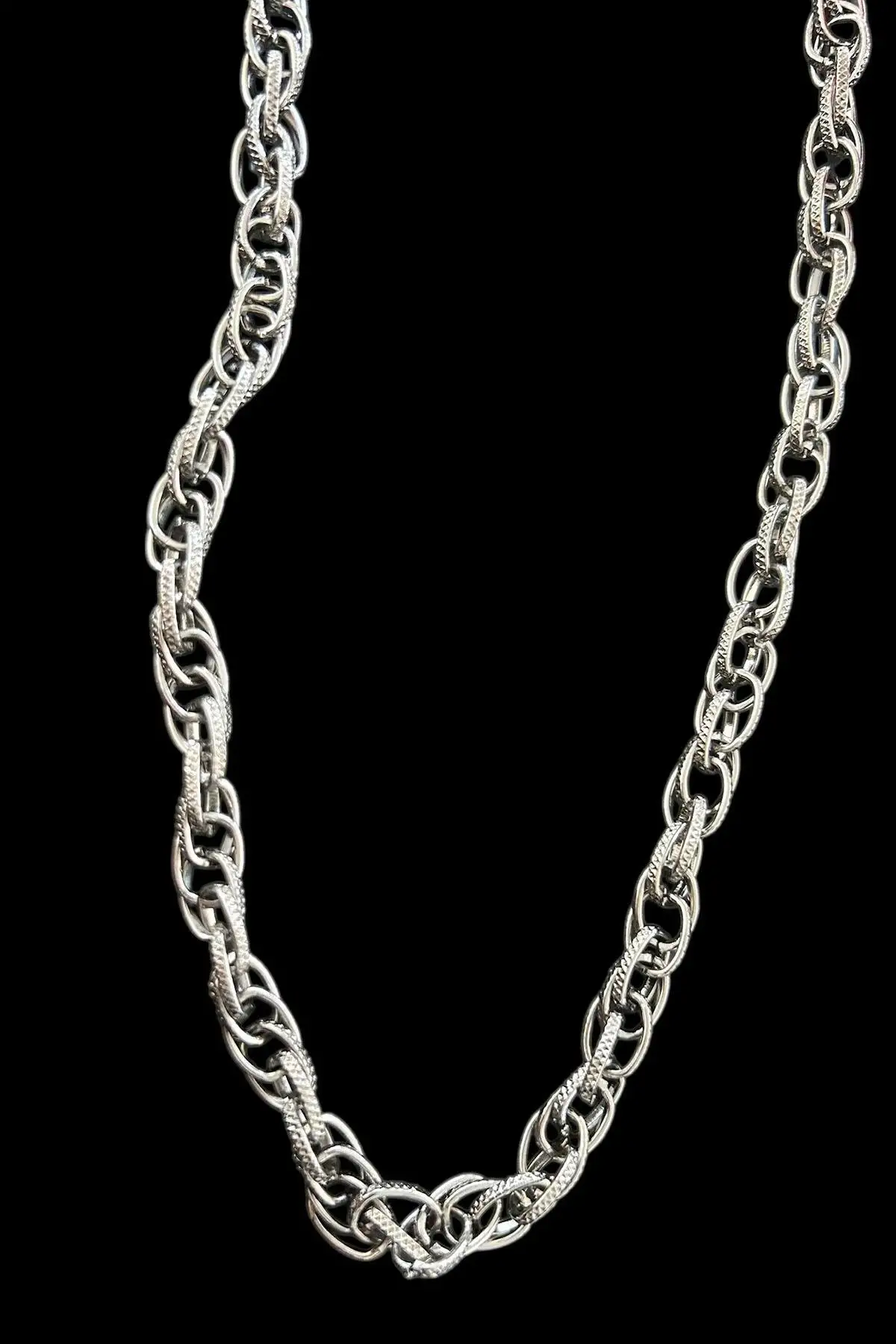 Gümüş Renk Zincir Detaylı Unisex Çelik Kolye