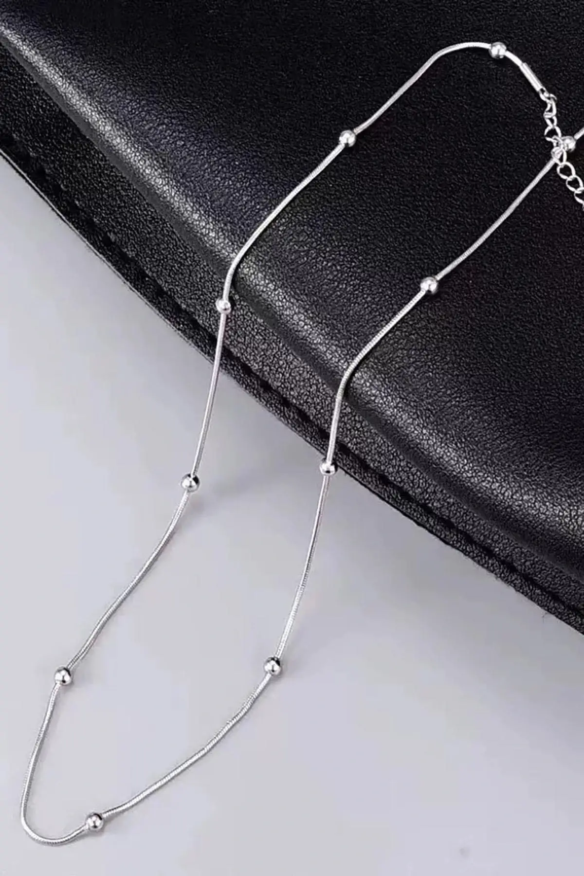 Gümüş Renk Zincir Detaylı Unisex Çelik Kolye