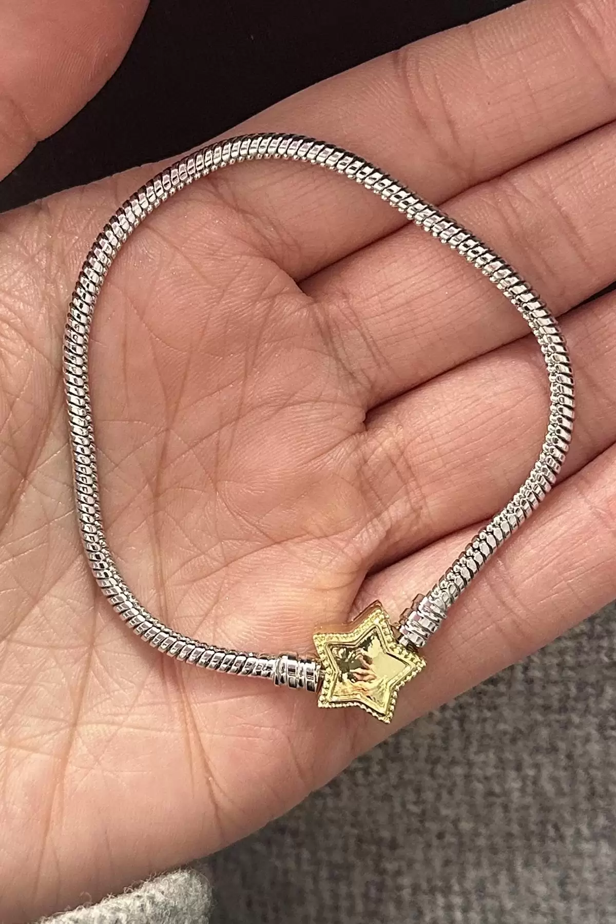 Gümüş Ve Altın Renk Yıldız Figürlü Charm Takılabilir Pandora Bileklik